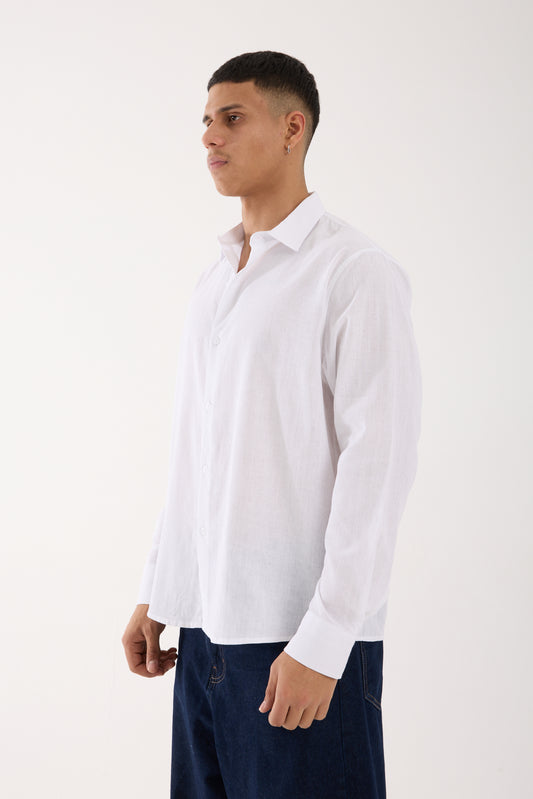 color:white