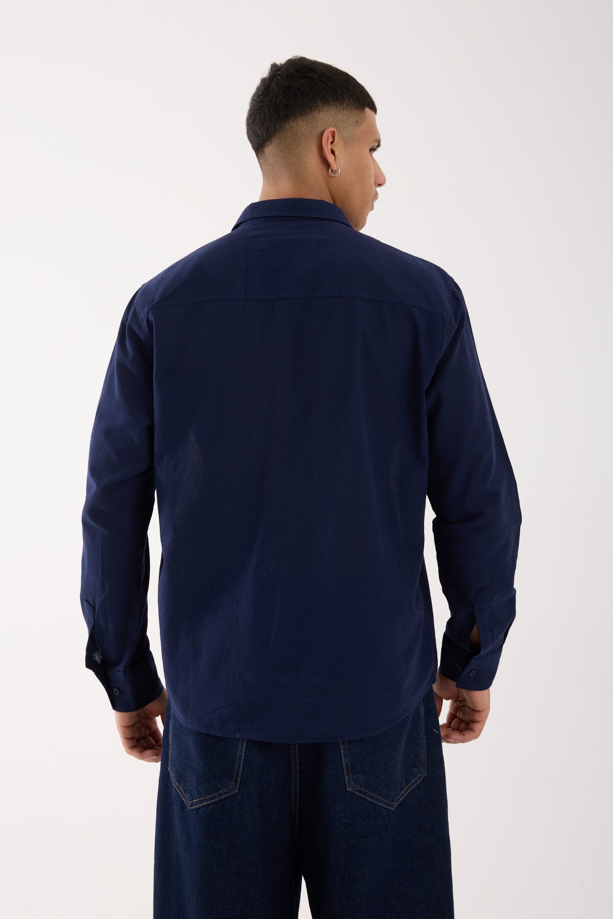 color:navy