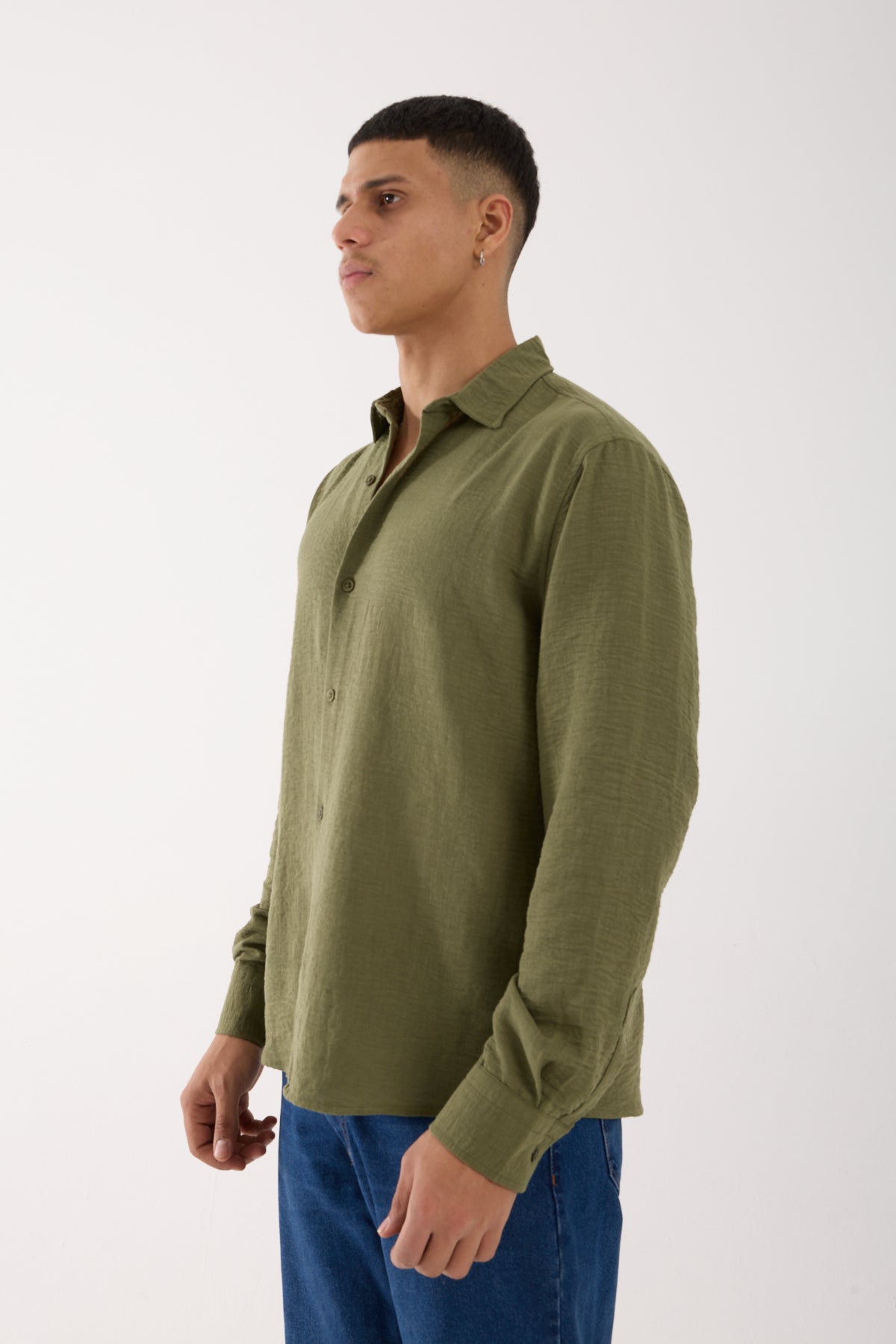 color:khaki
