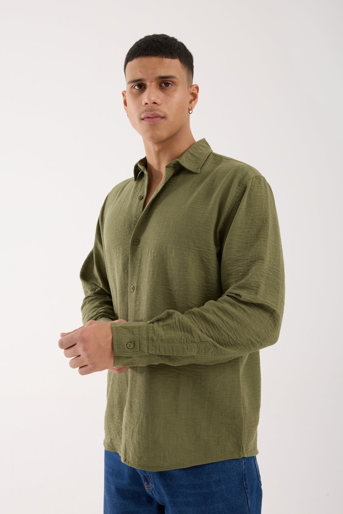 color:khaki