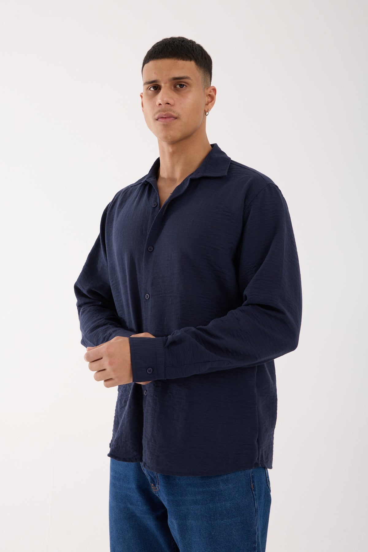 color:navy