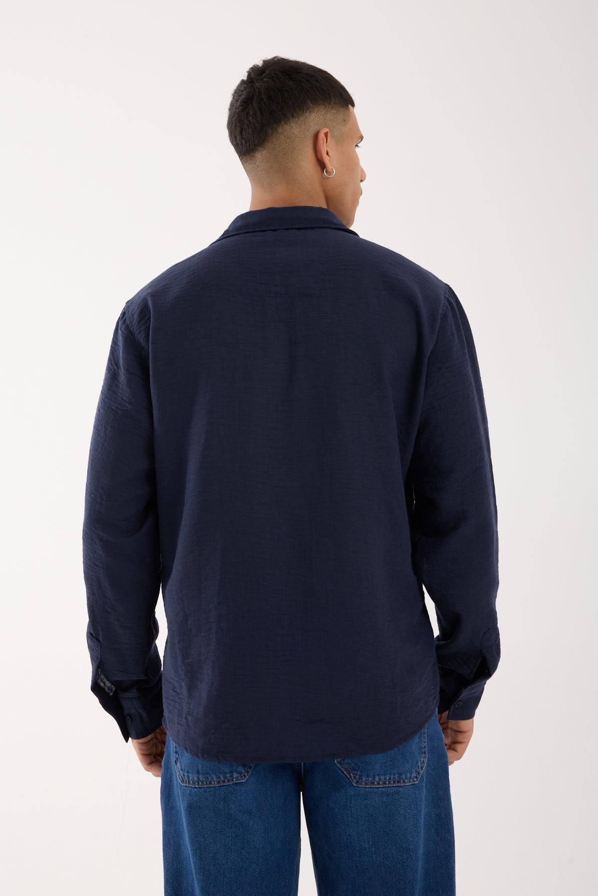 color:navy