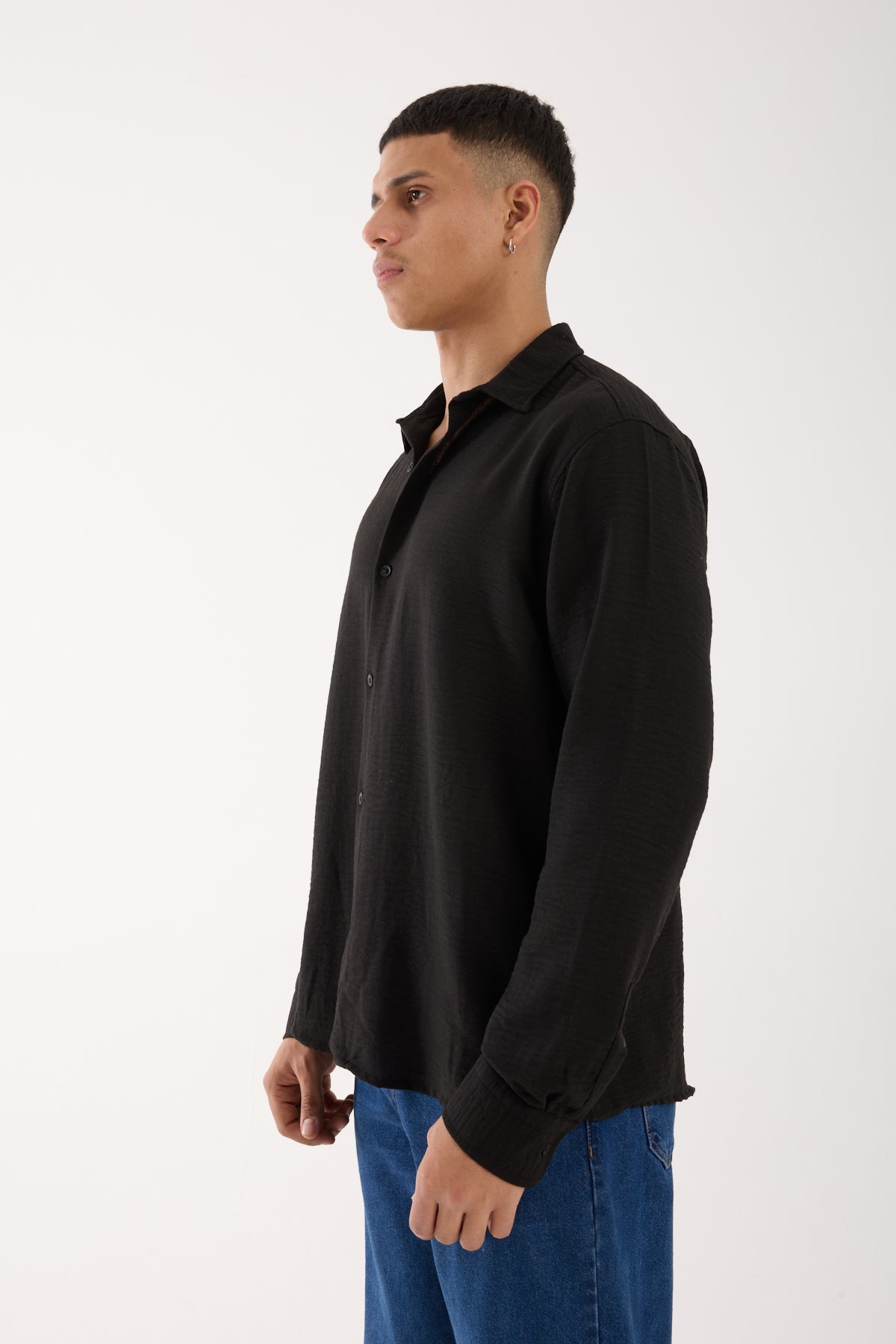 color:black