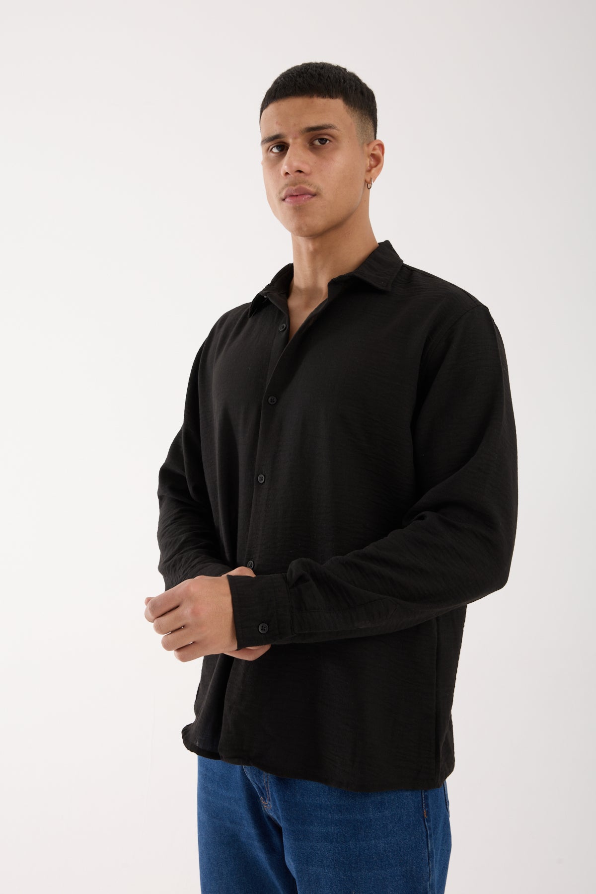 color:black