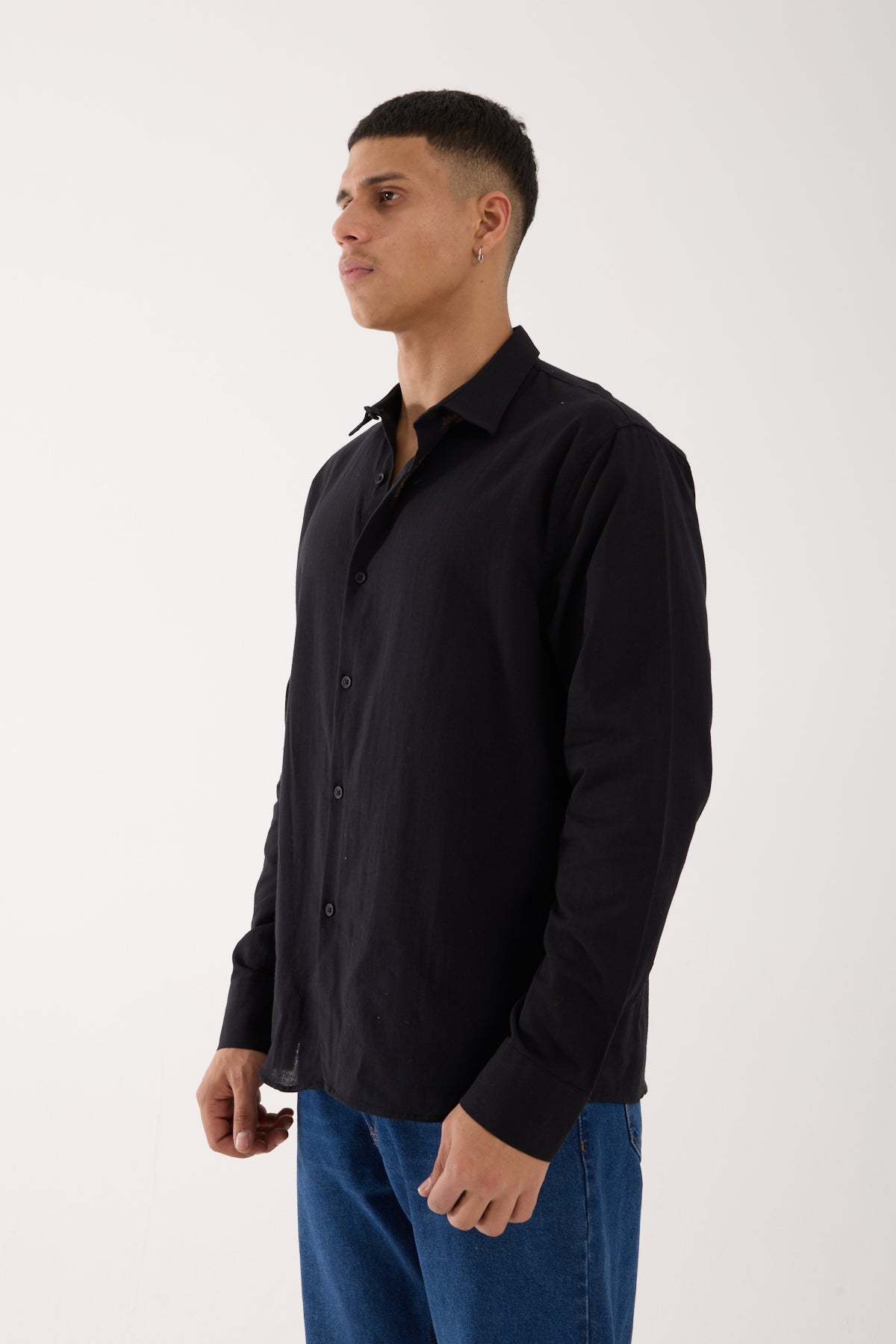 color:black