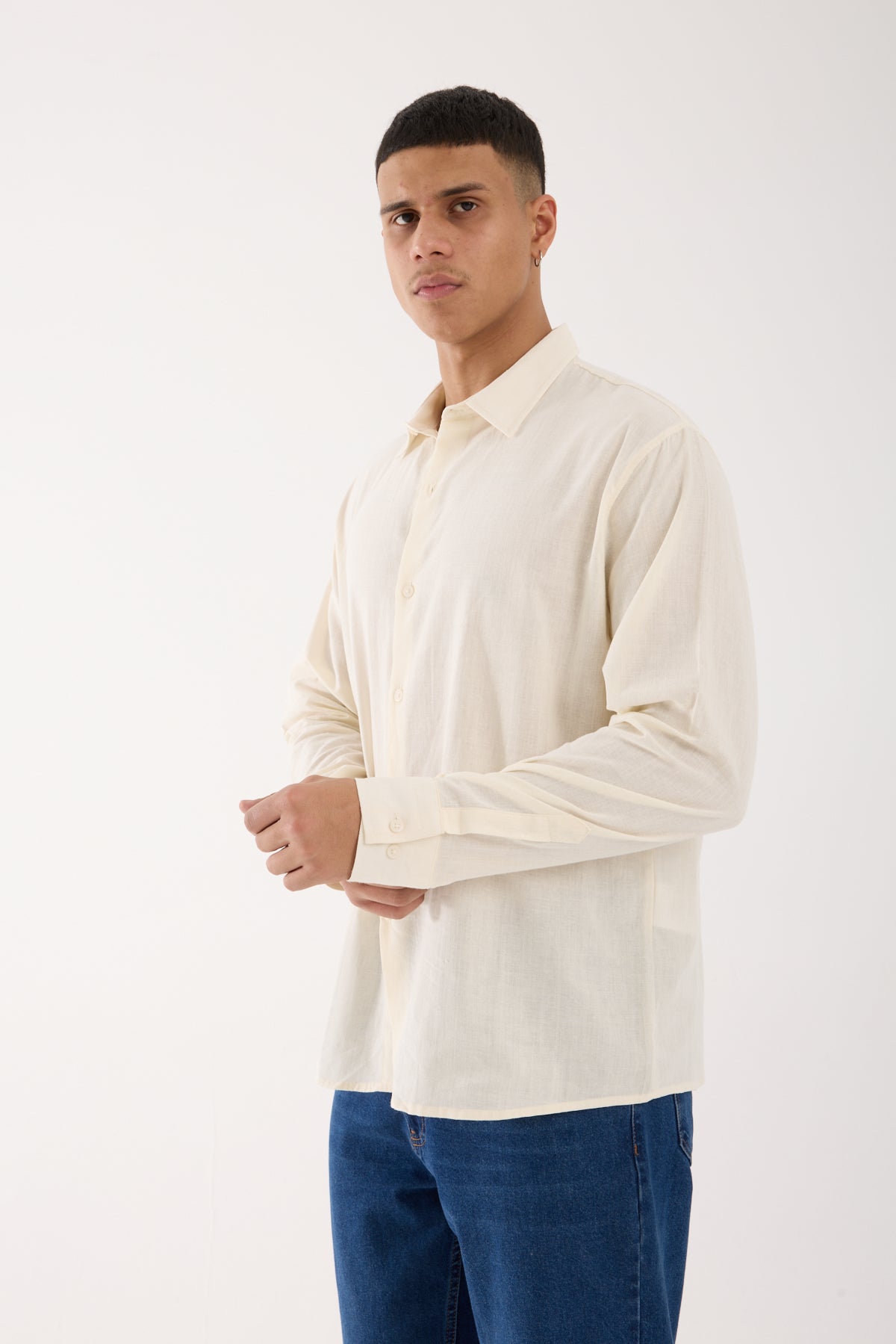 color:beige