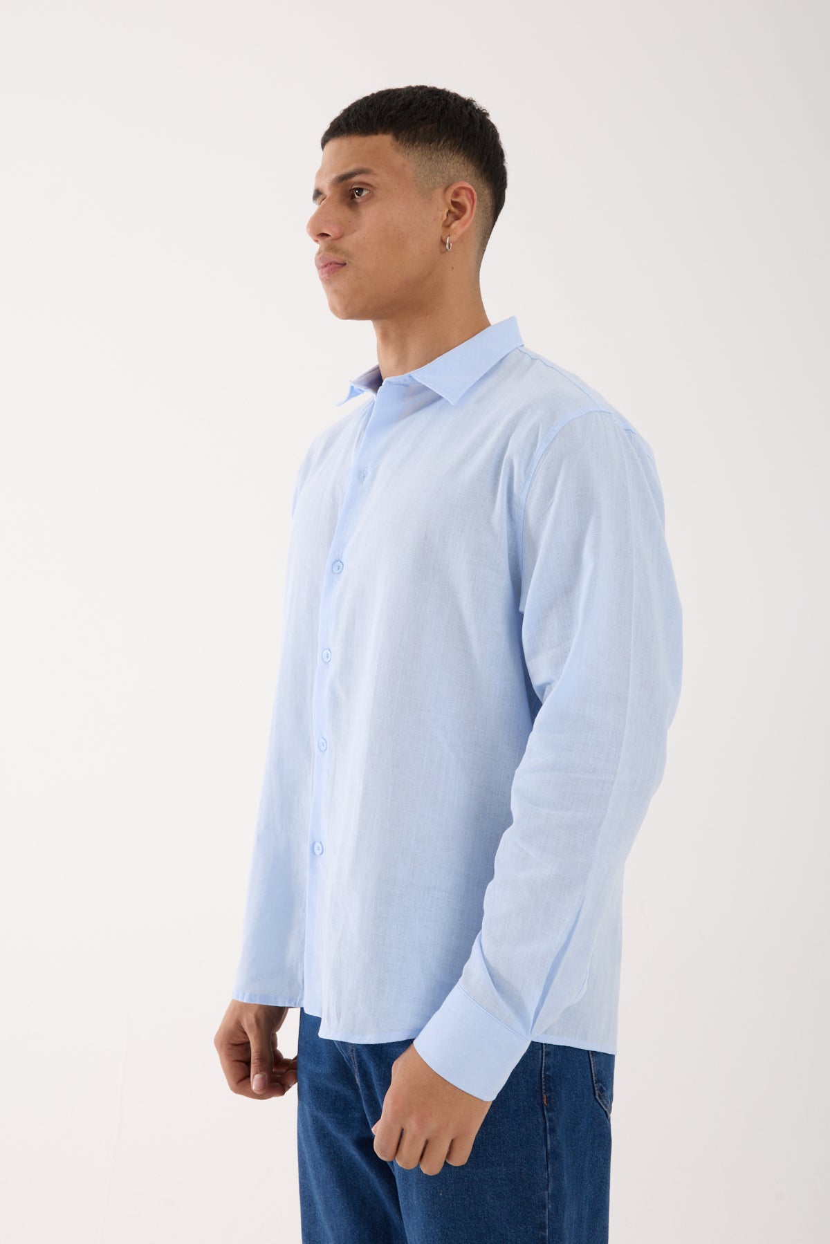 color:light blue 