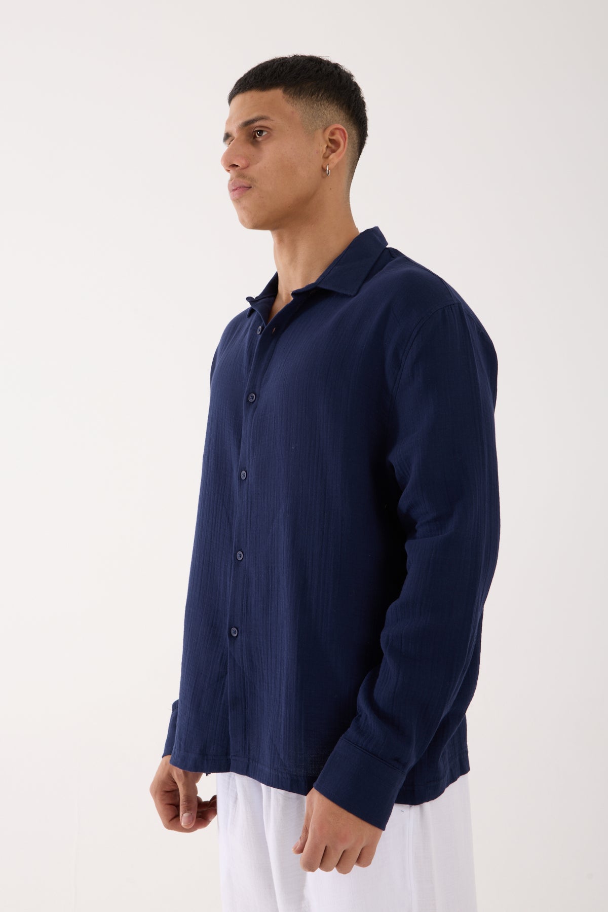 color:navy