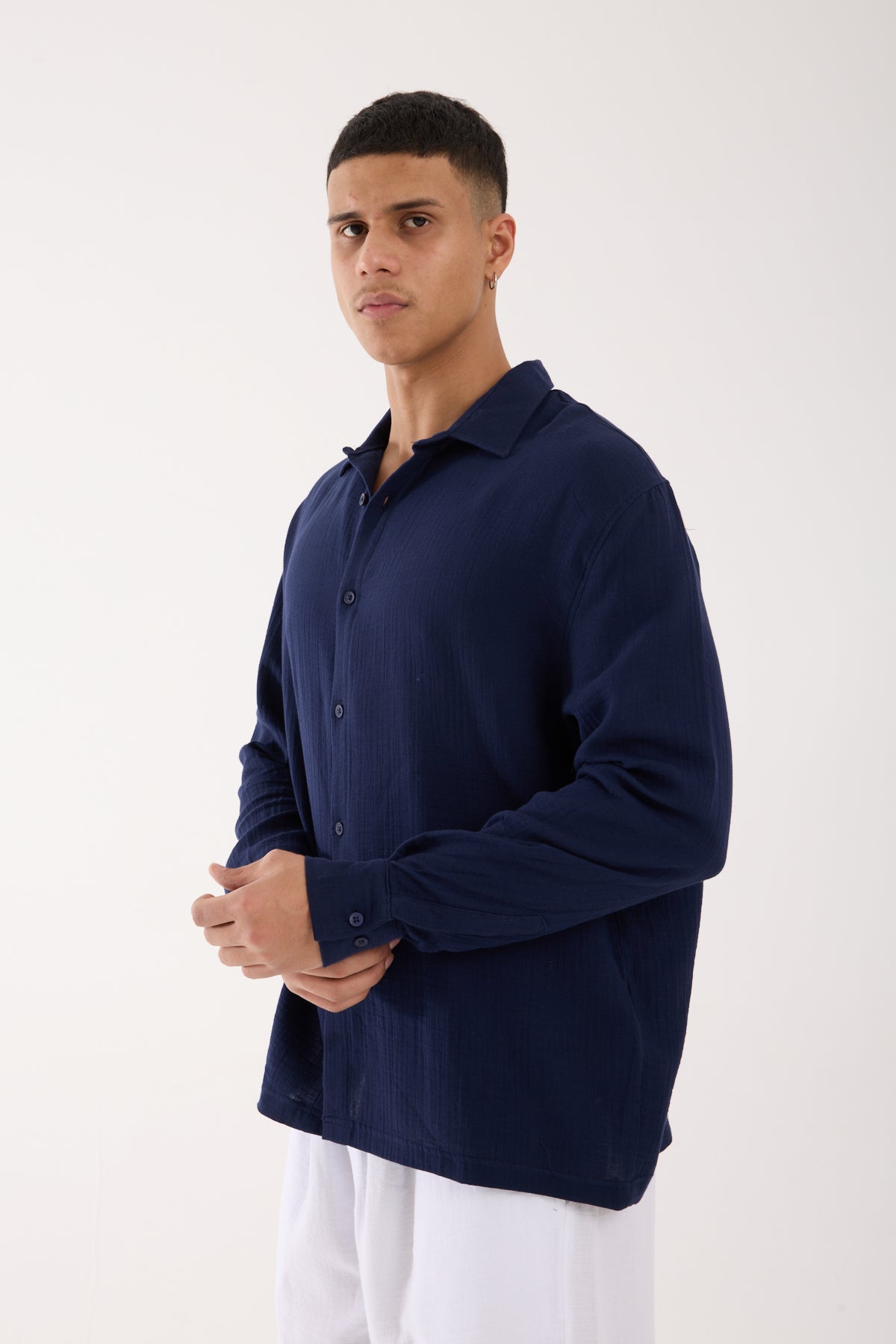 color:navy