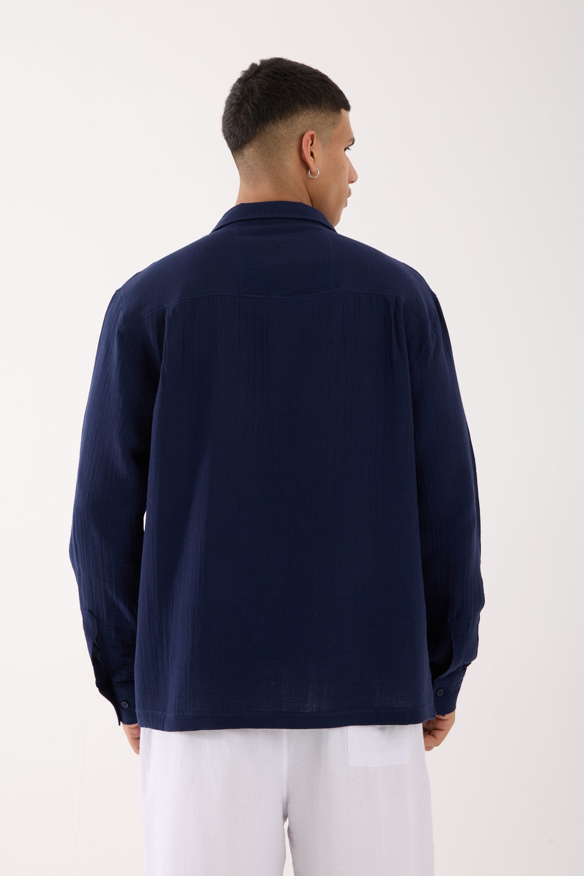 color:navy