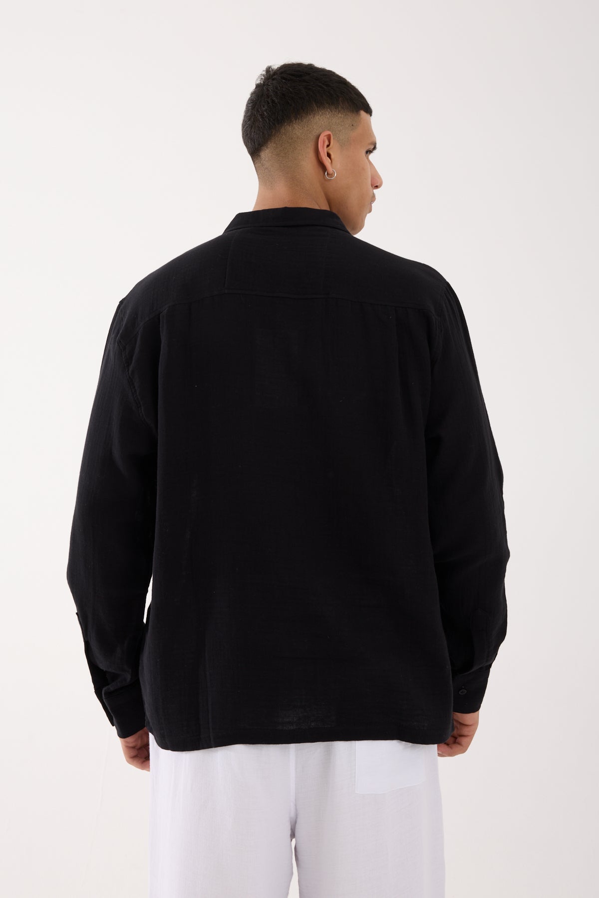 color:black
