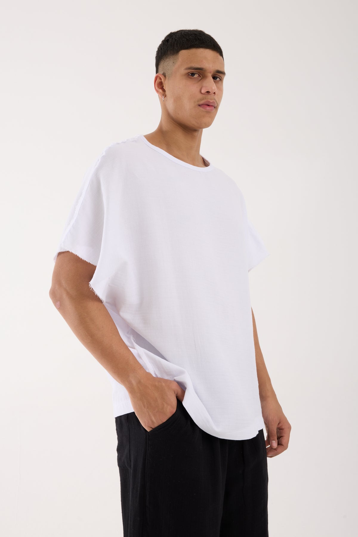 color:white