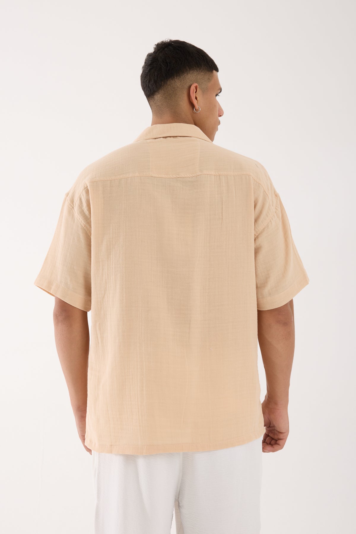 color:beige