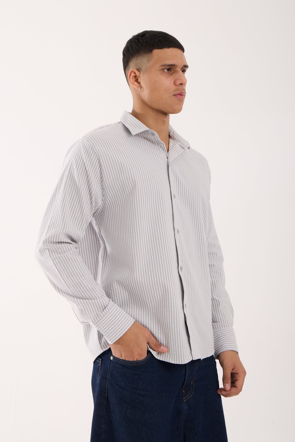 color:gray