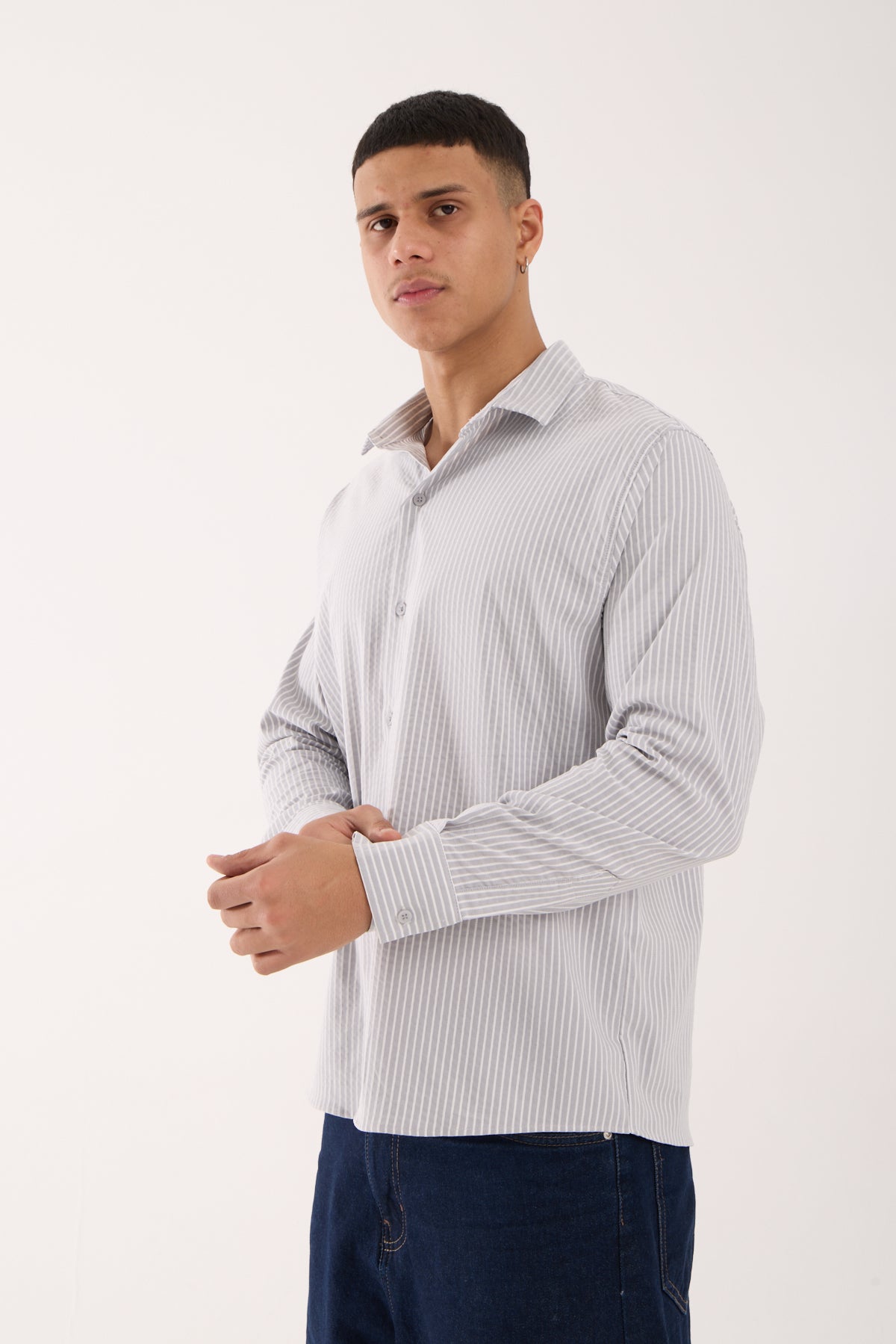 color:gray