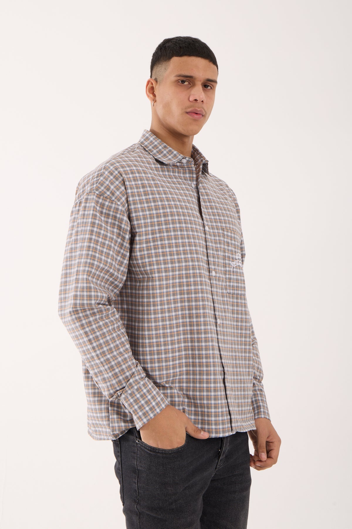 color:gray