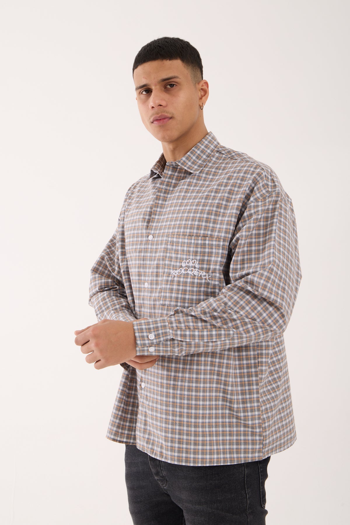 color:gray