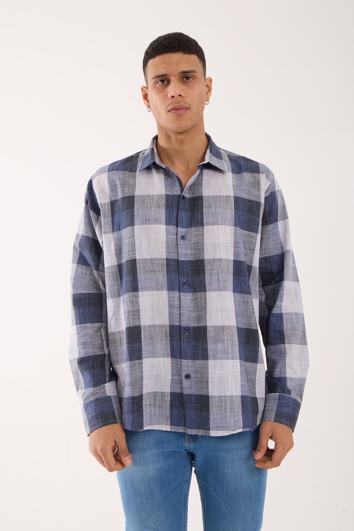 color:navy