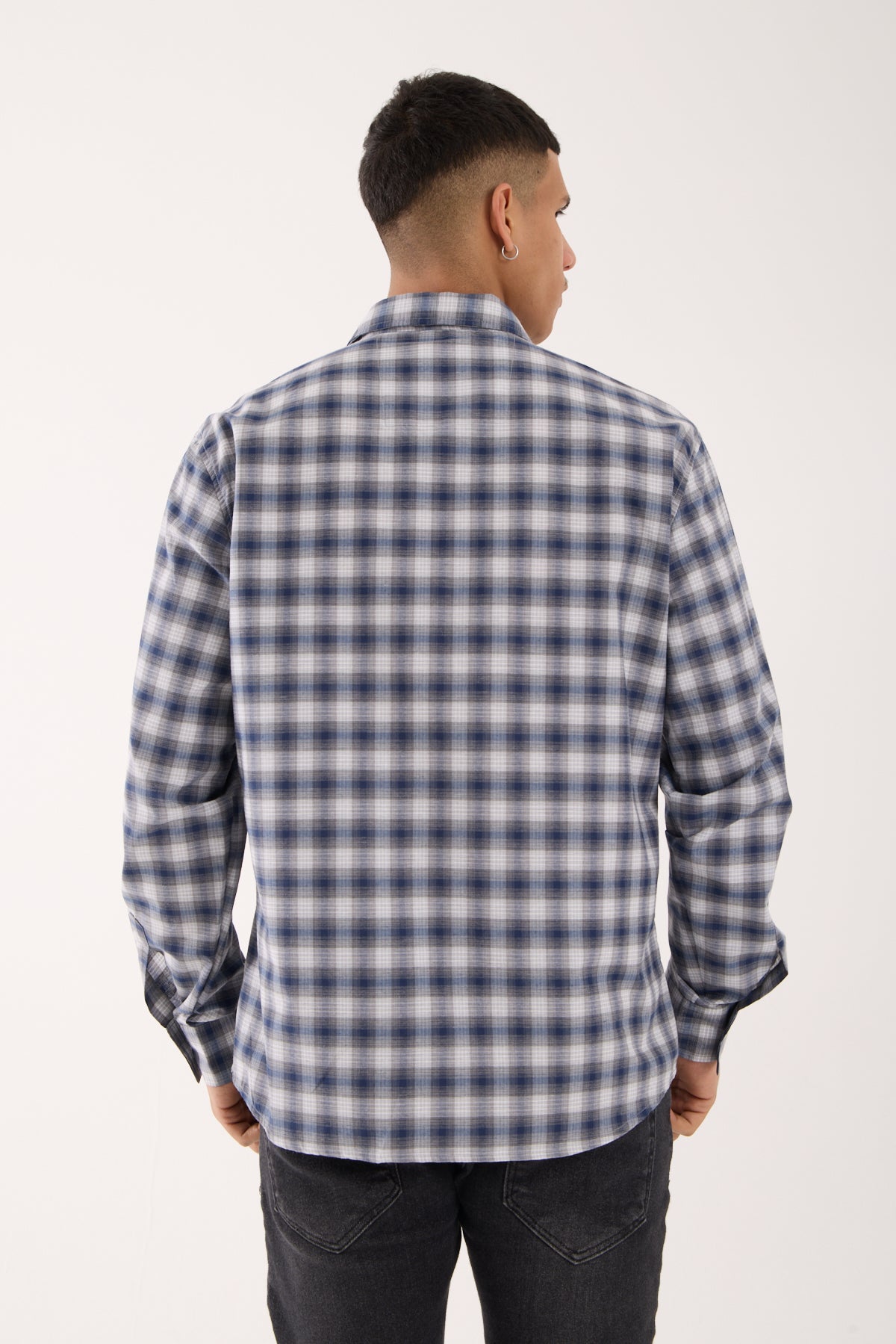 color:navy