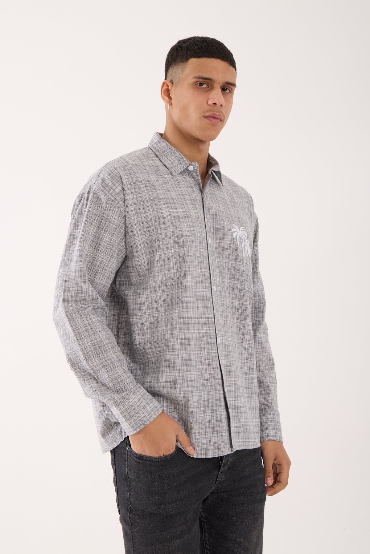 color:gray