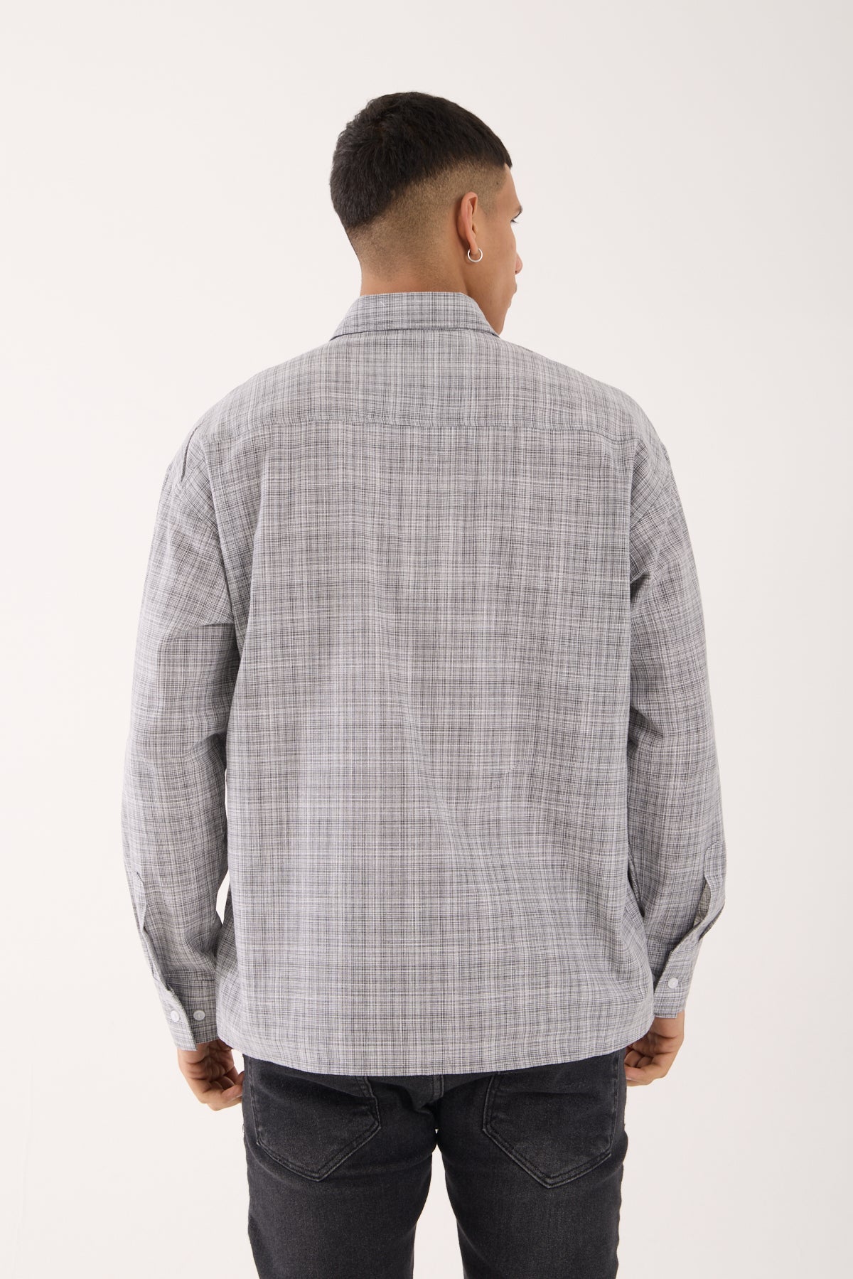color:gray