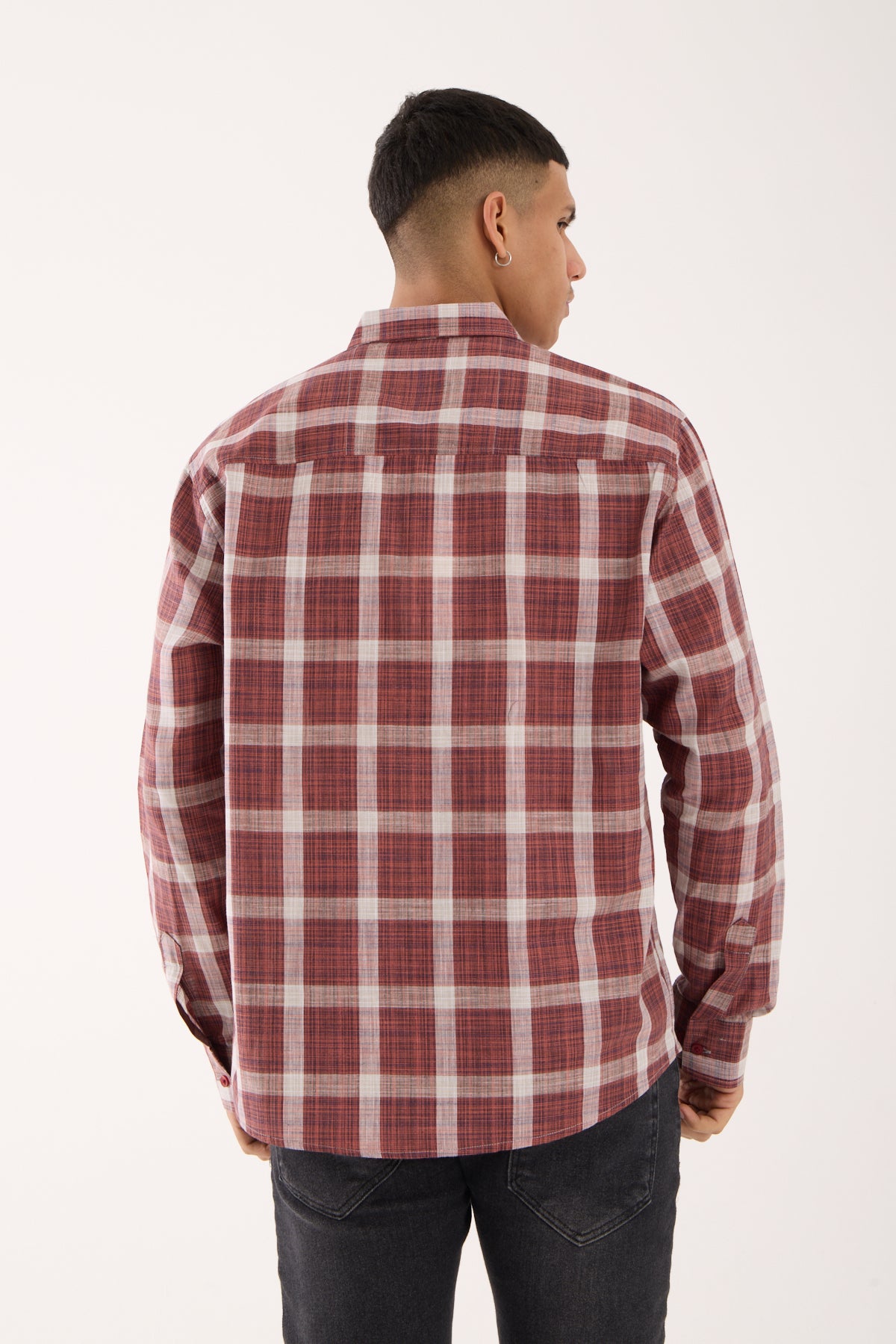 color:burgundy