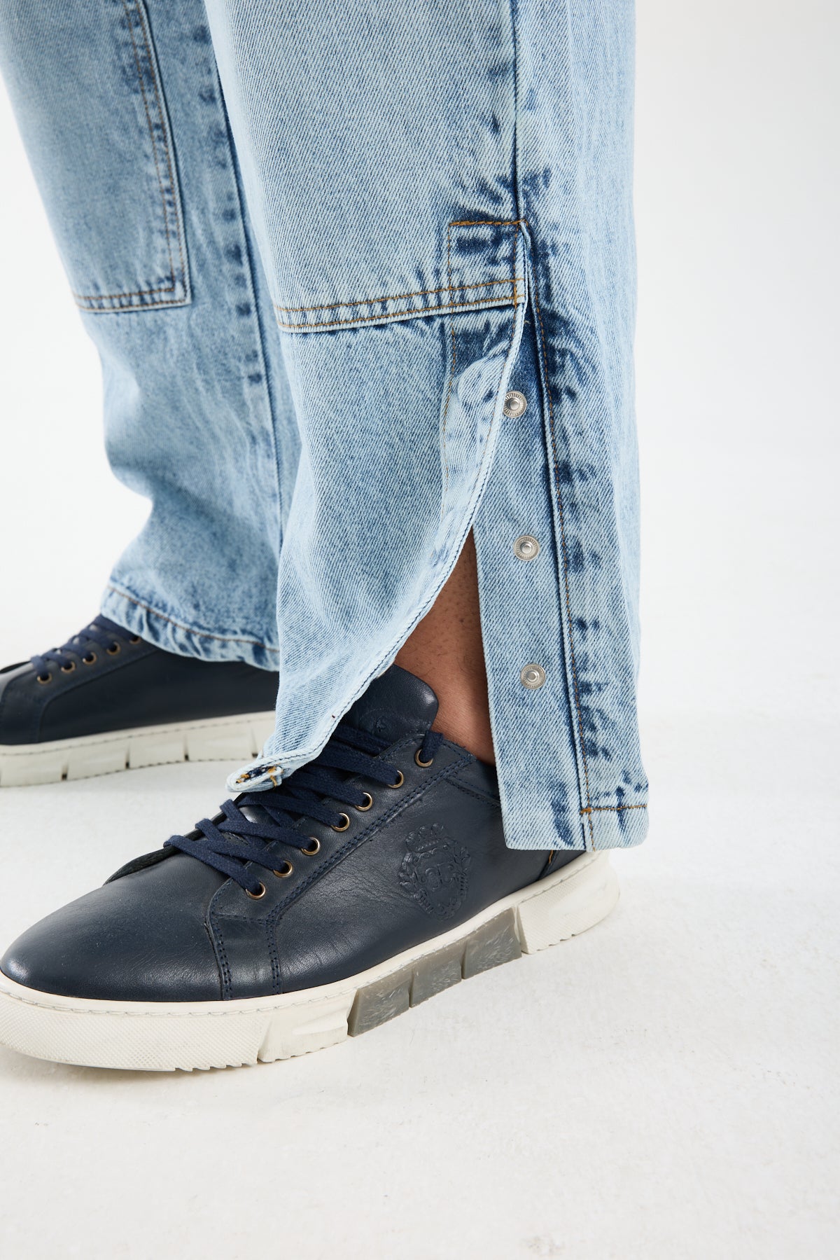 Washed Light Blue Wide Leg Denim Jeans for Men T-335