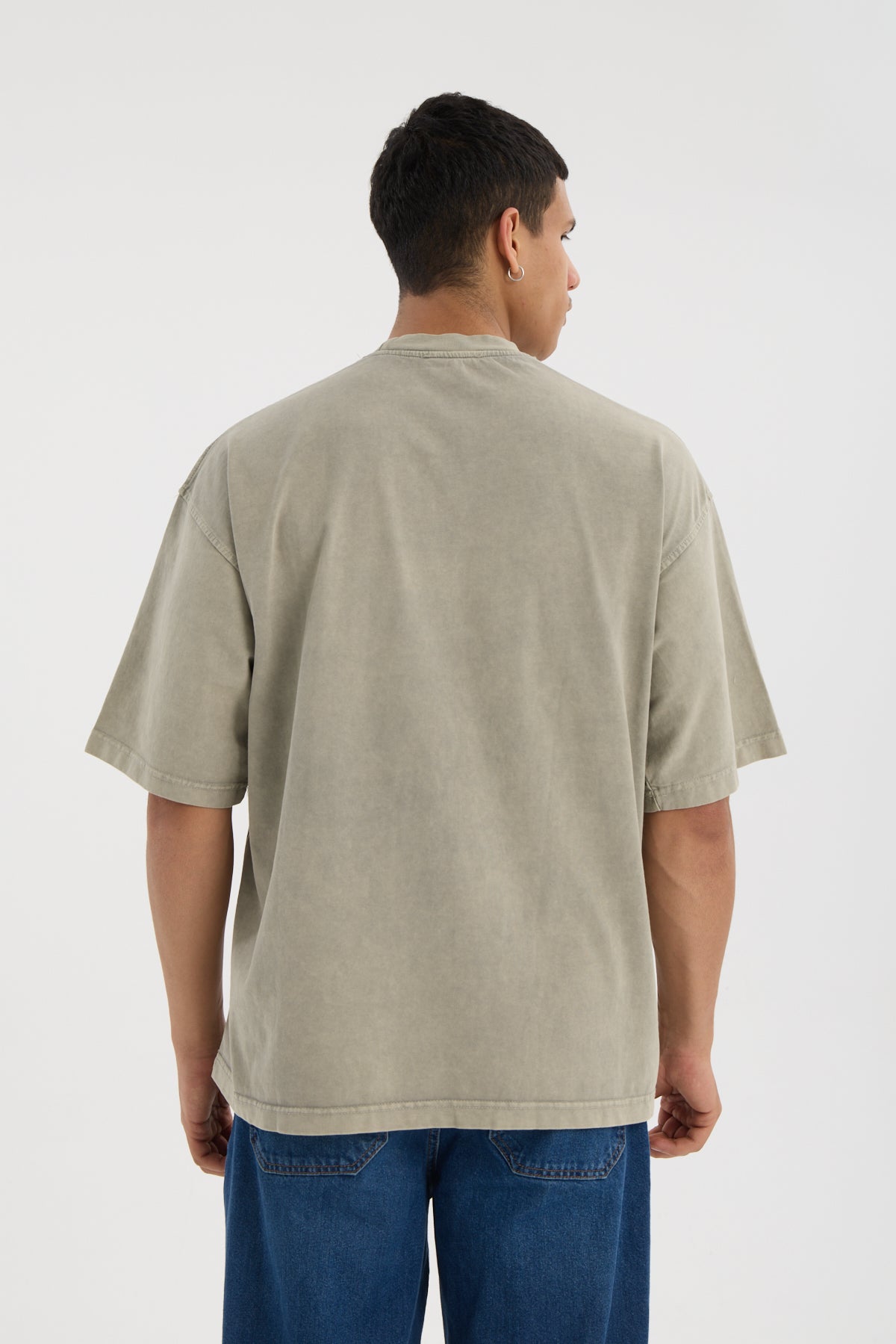 color:khaki