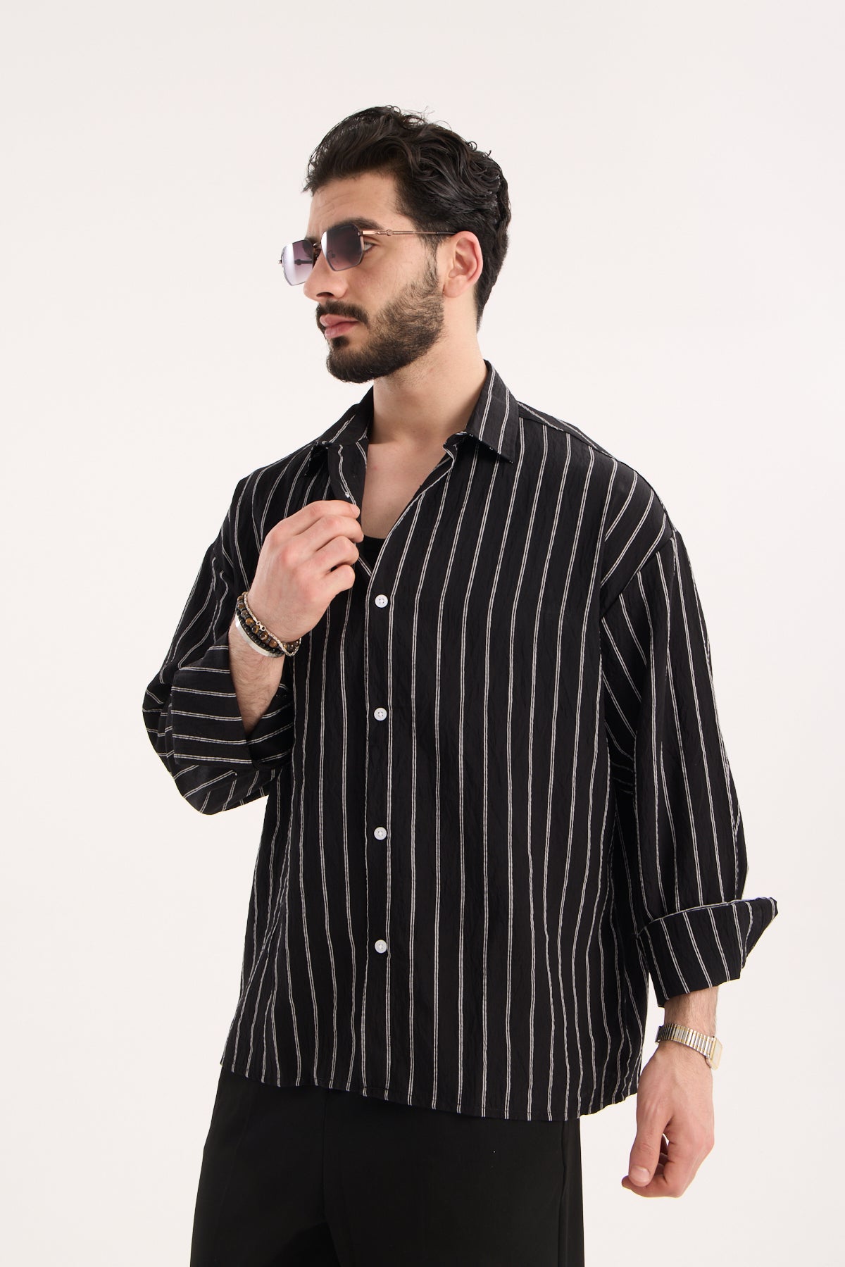 color:black
