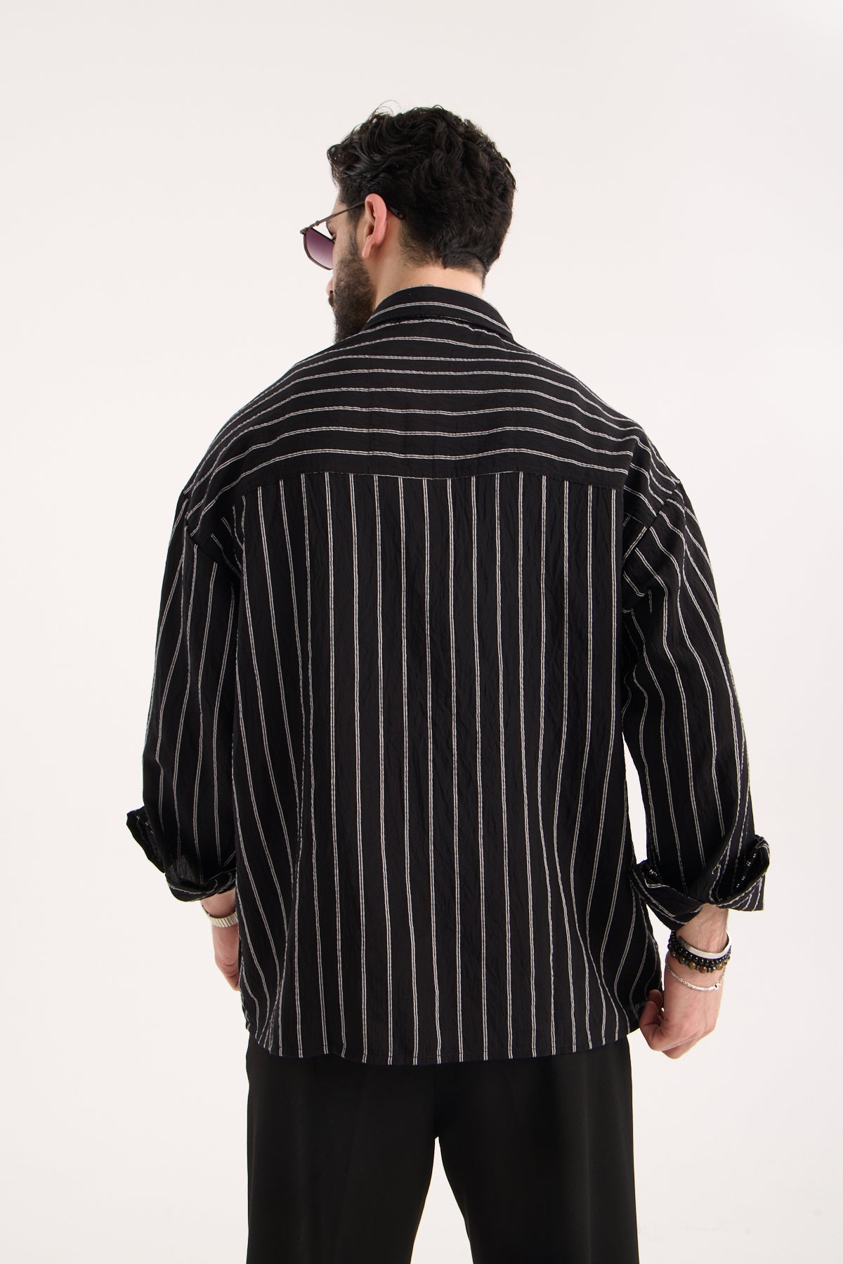 color:black