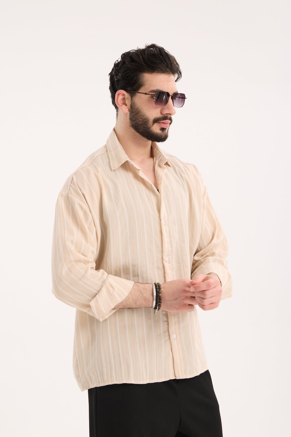 color:beige