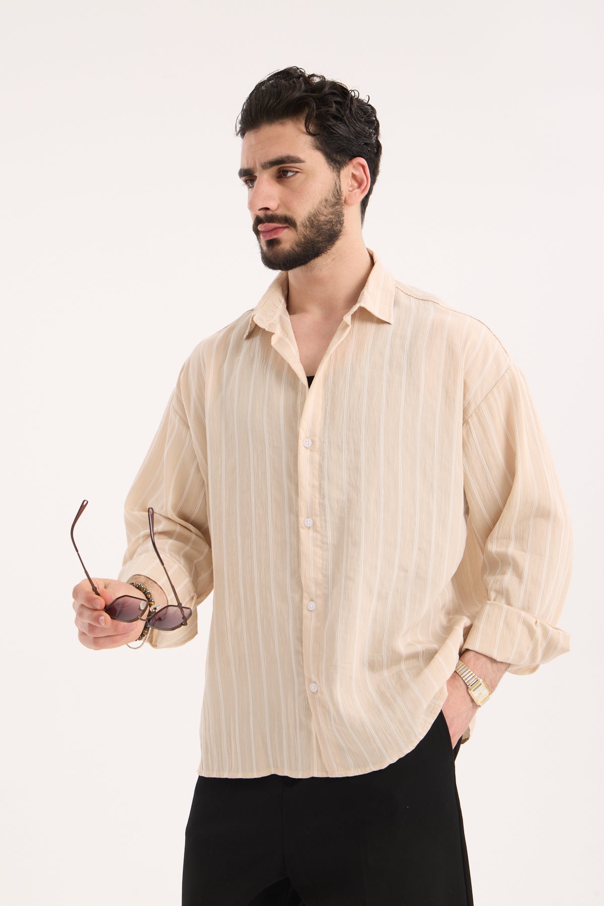 color:beige