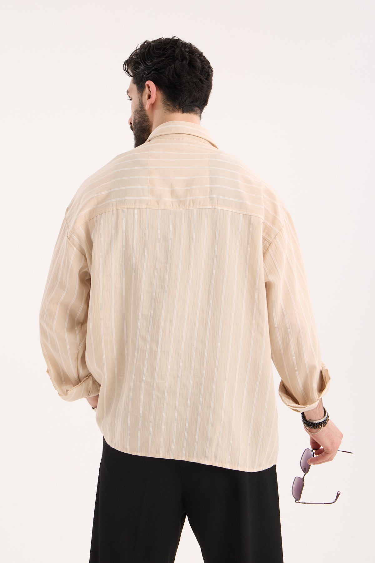 color:beige