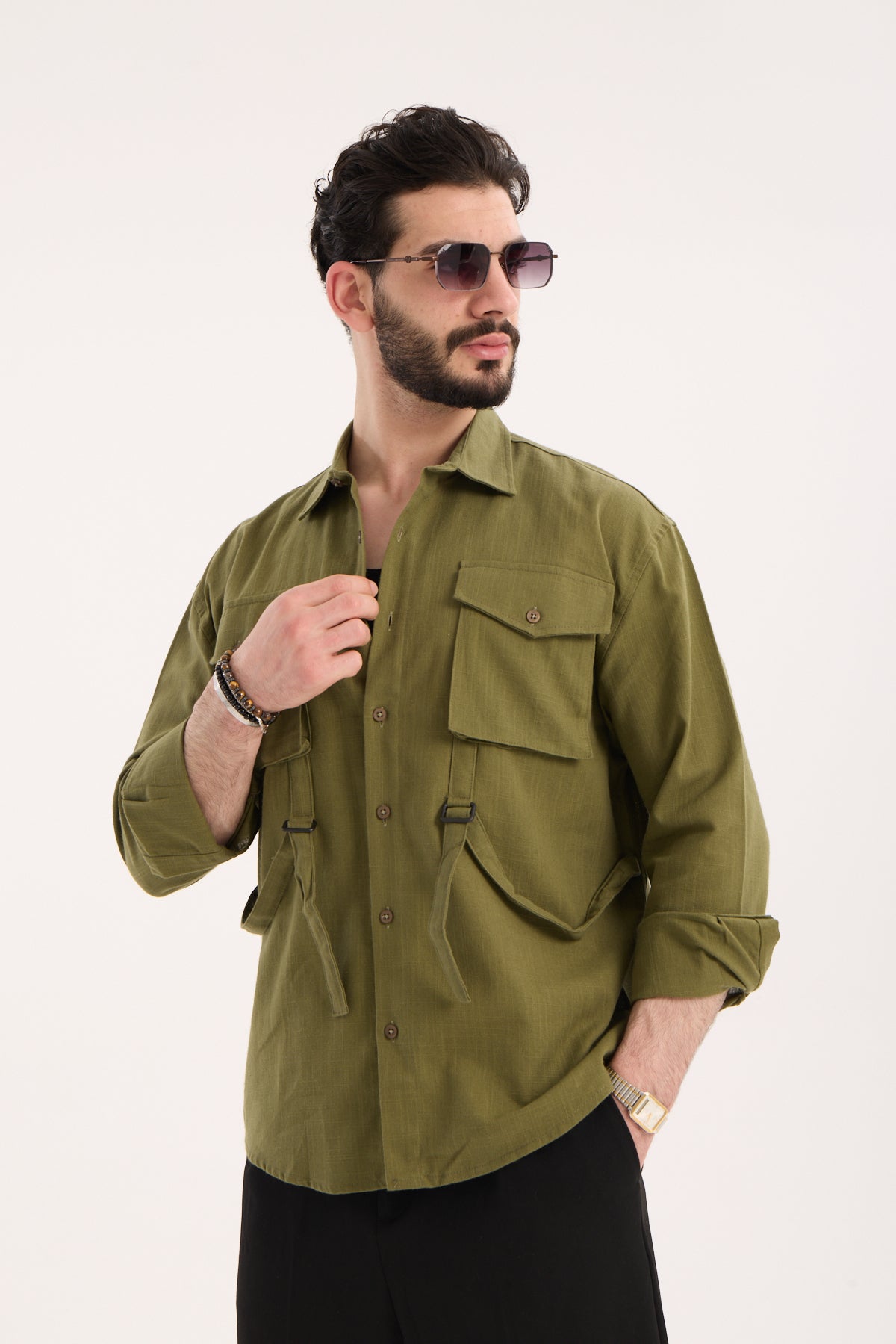 color:khaki