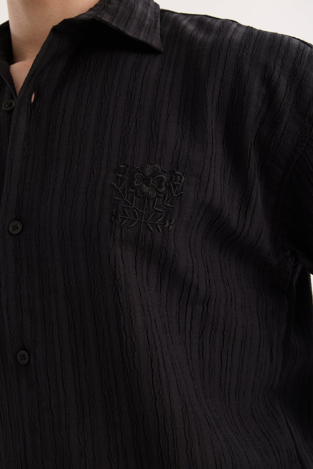 color:black