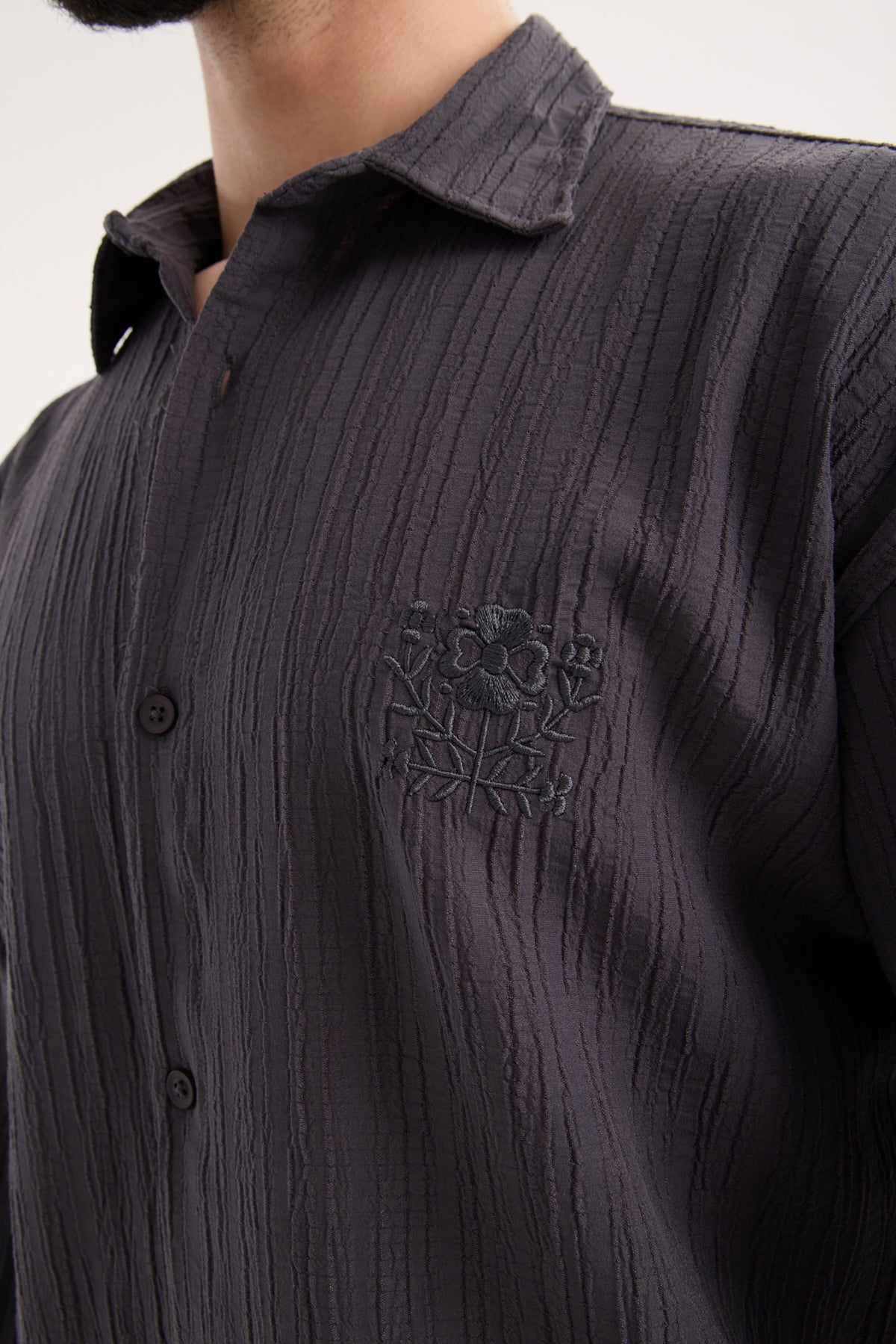 color:gray
