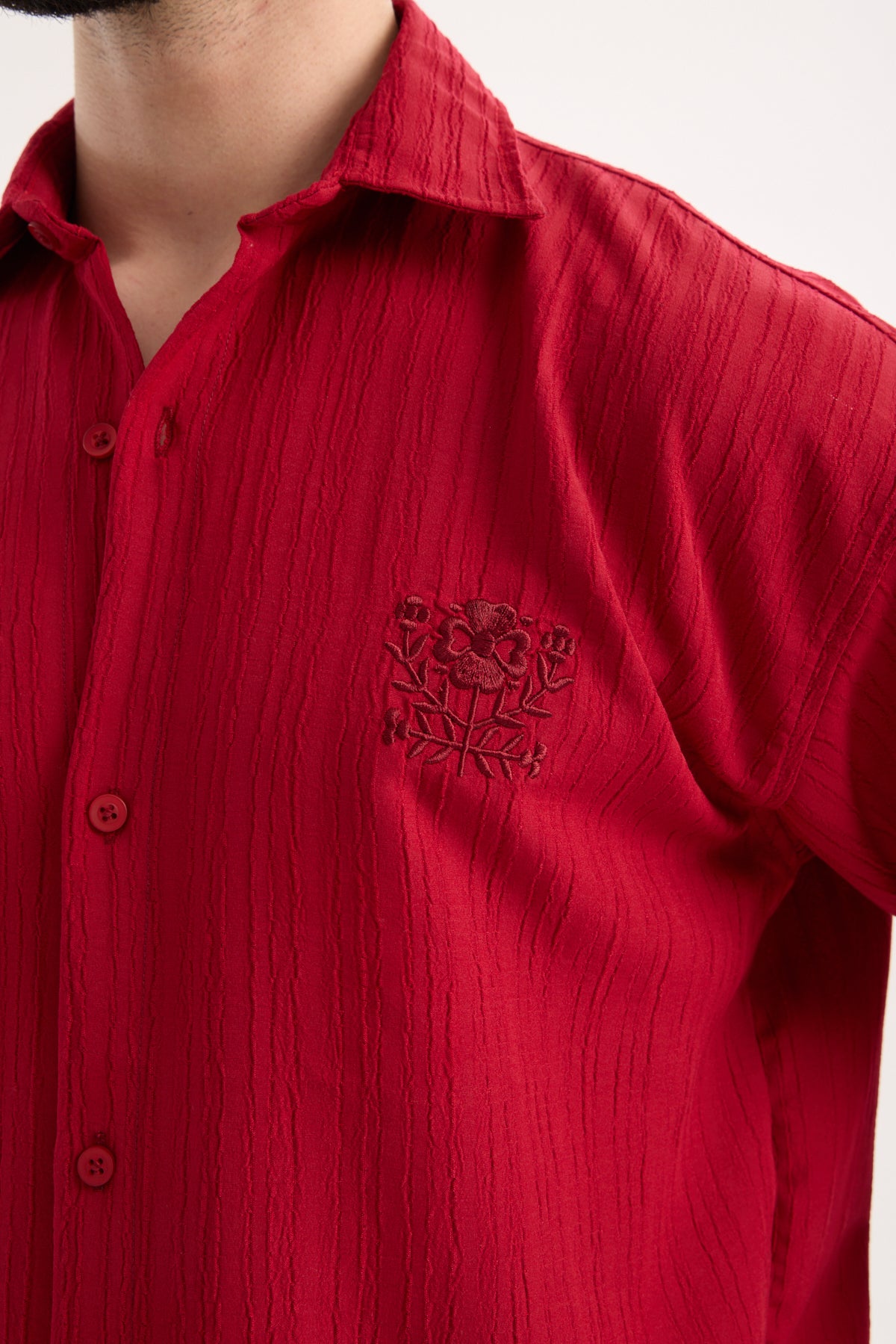color:red