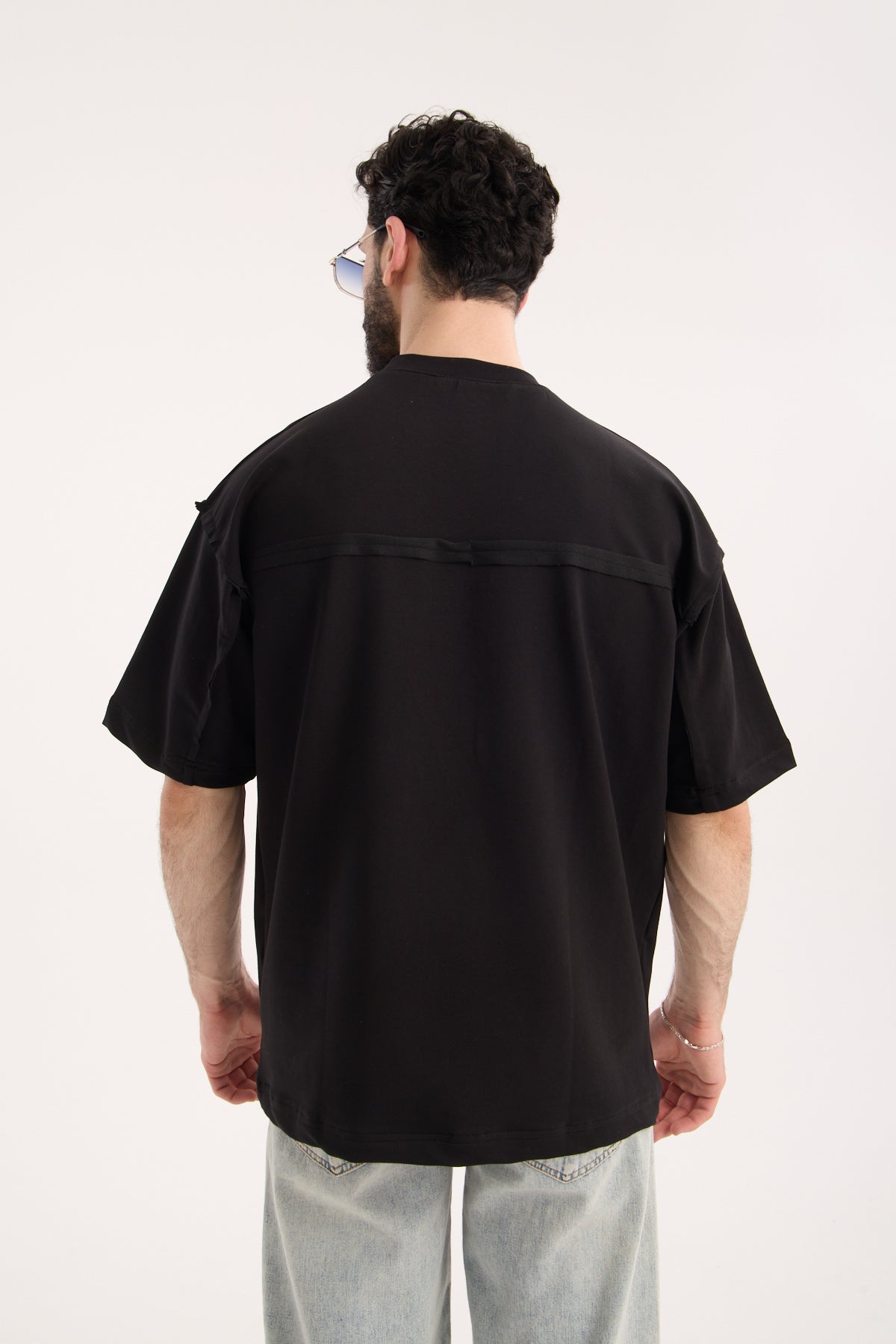 color:black