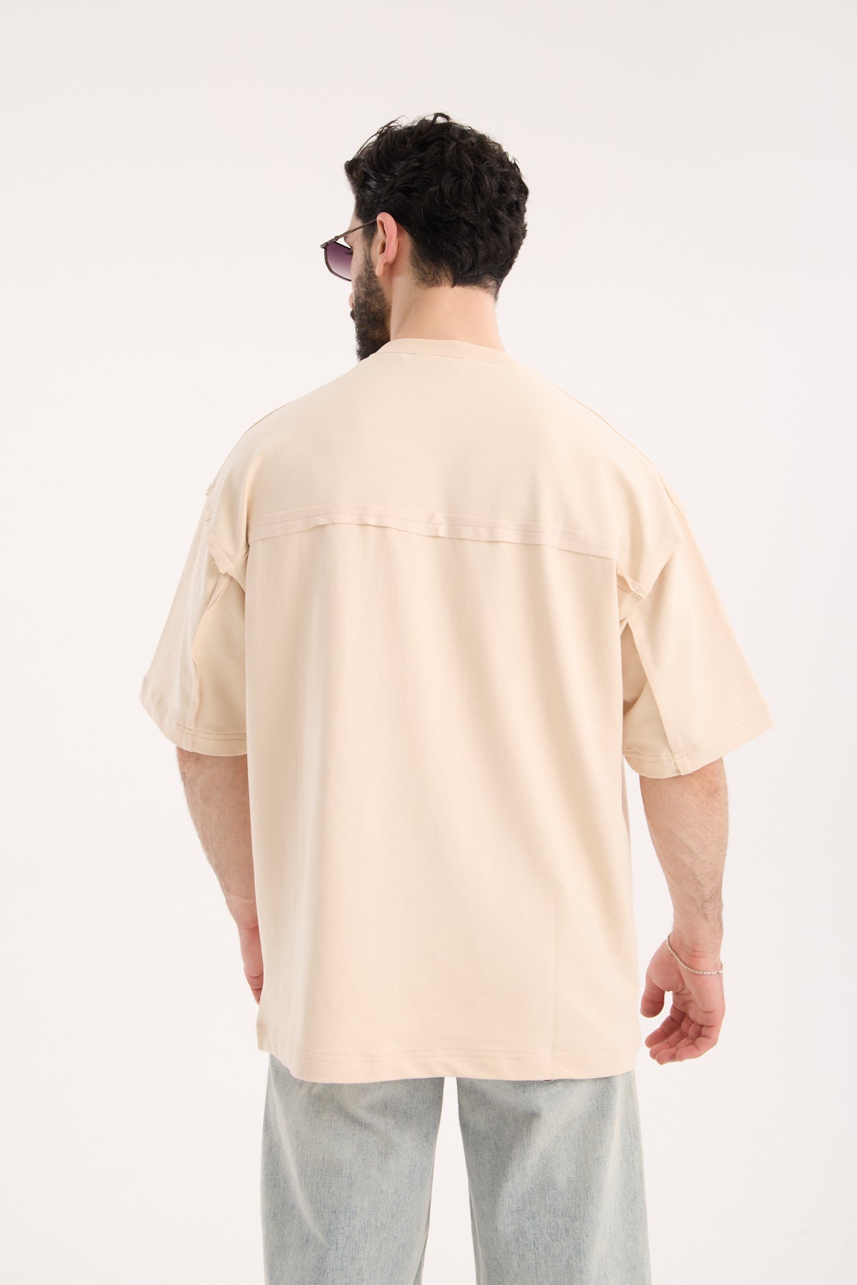 color:beige