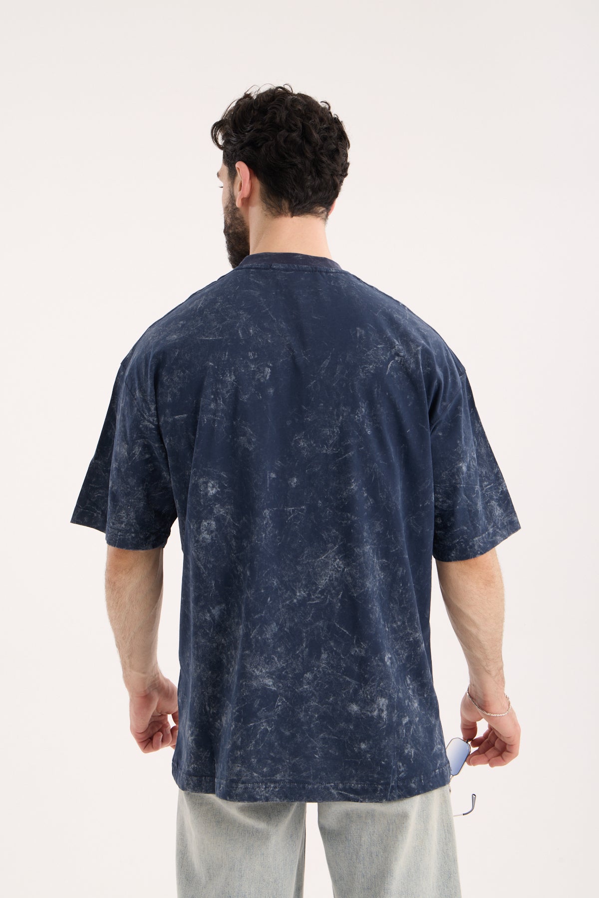 color:navy