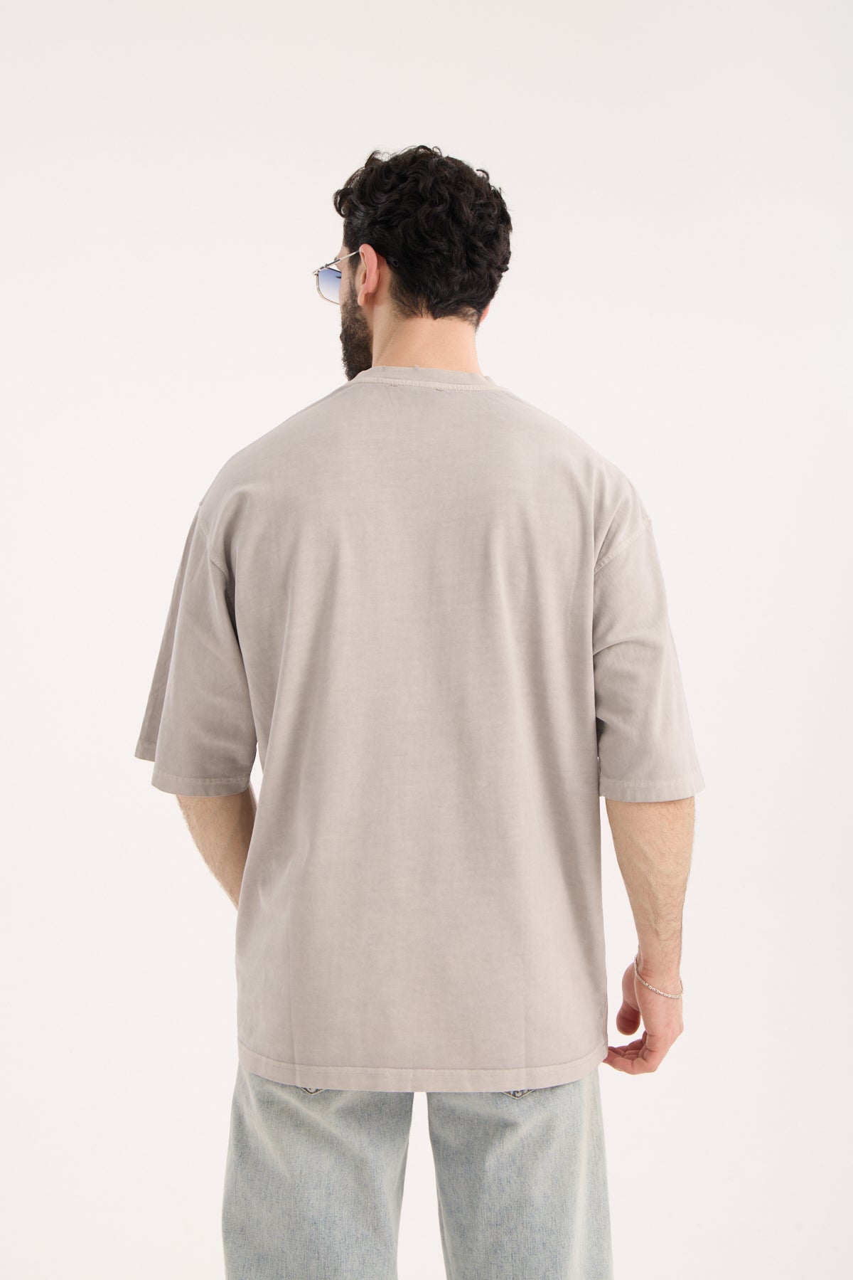 color:gray