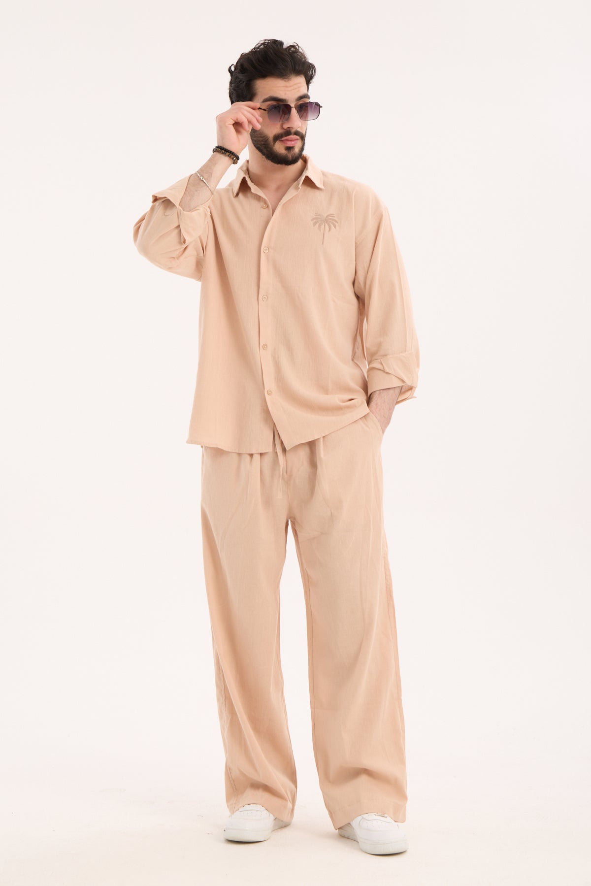 color:beige