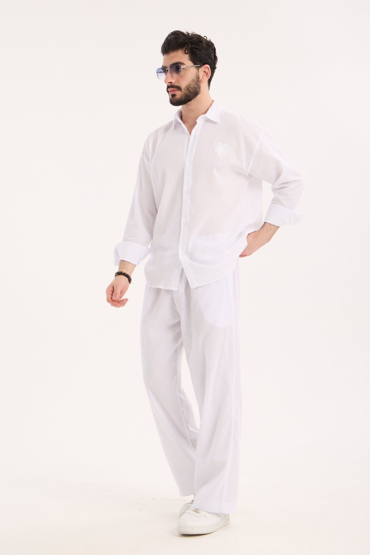 color-card:white color:white
