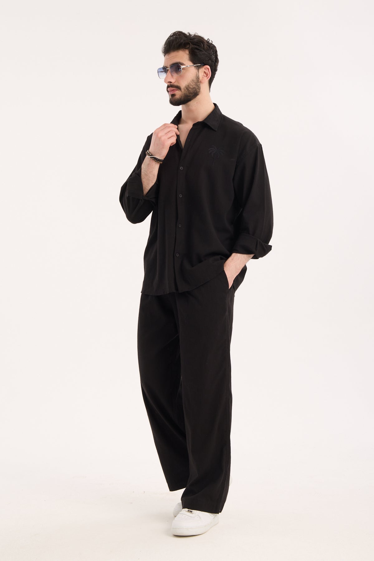 color-card:black color:black