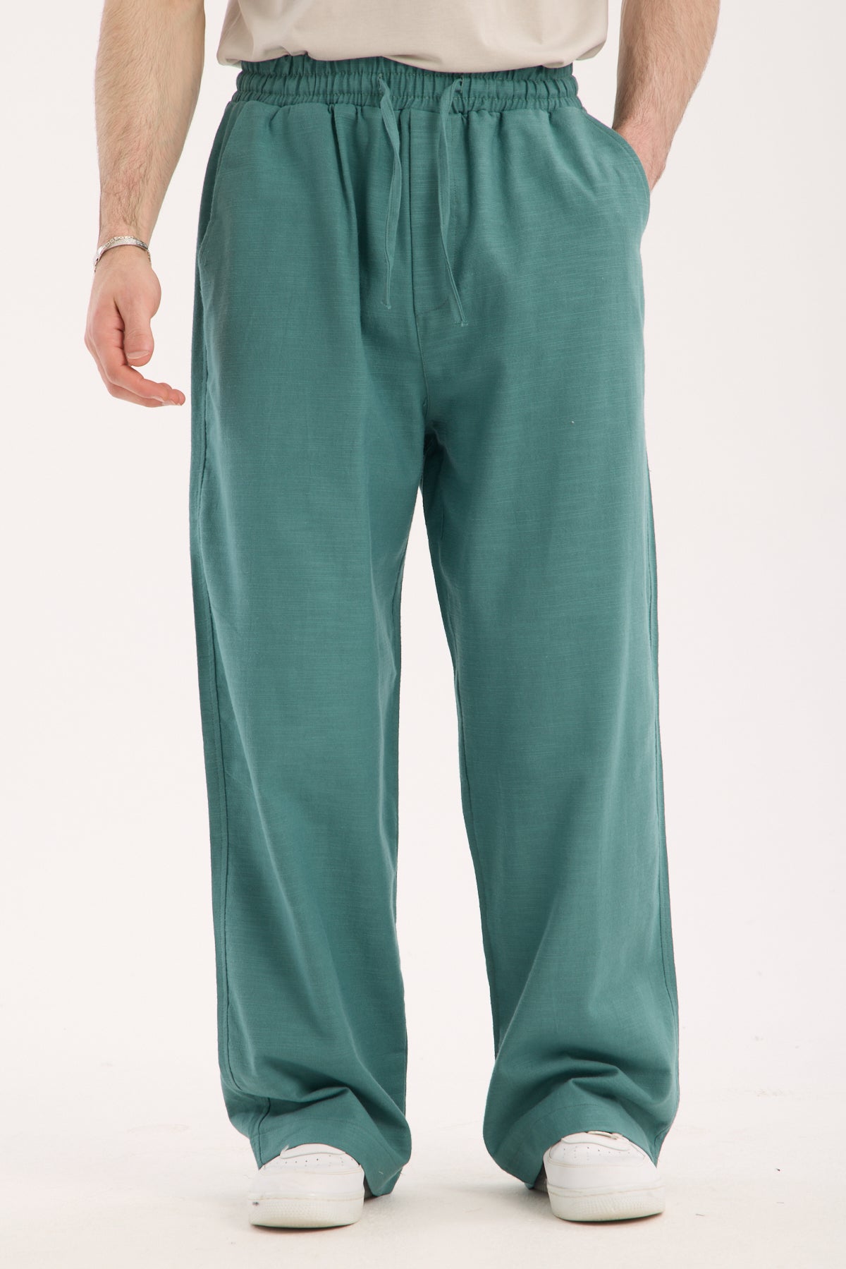 color:green