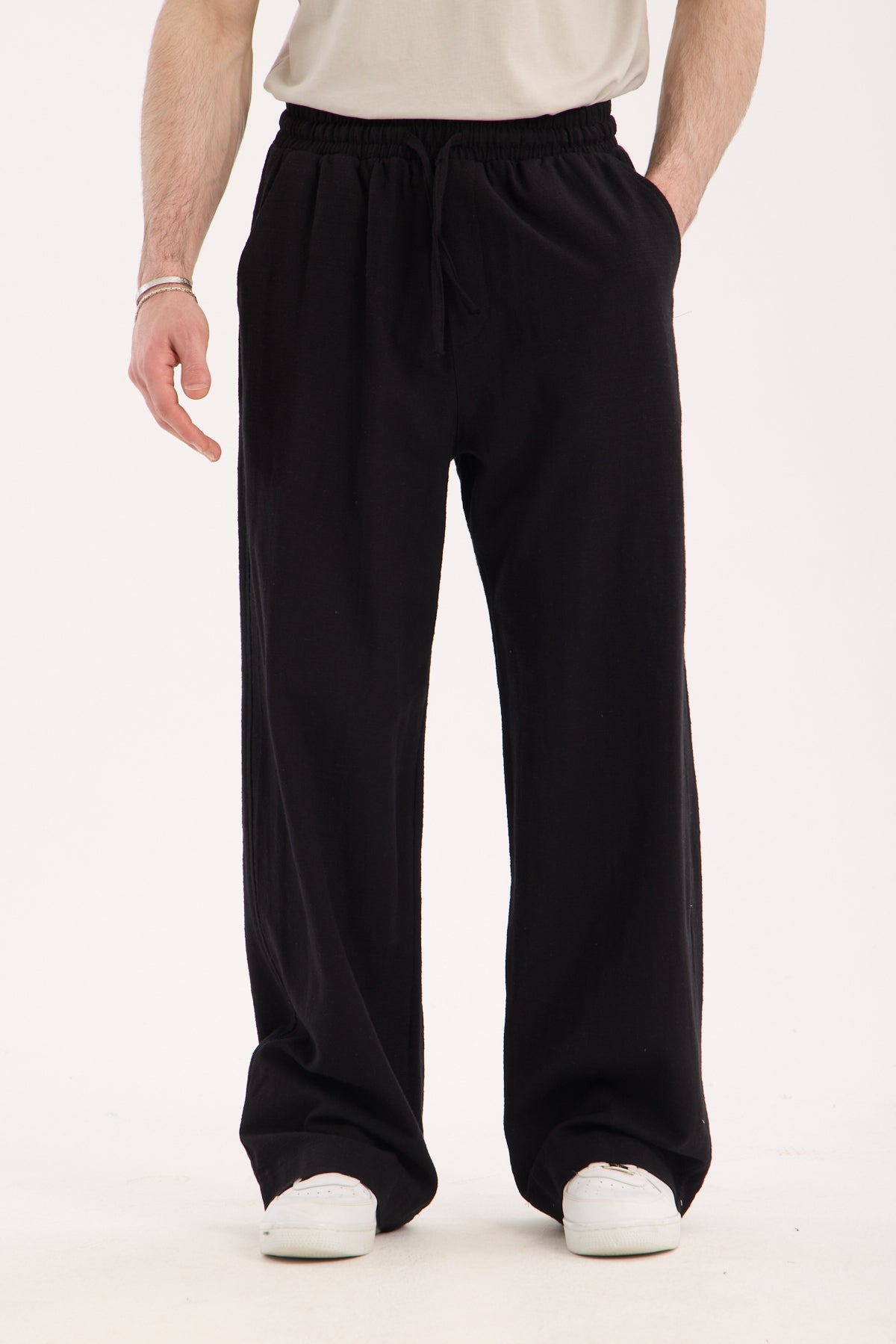 color:black