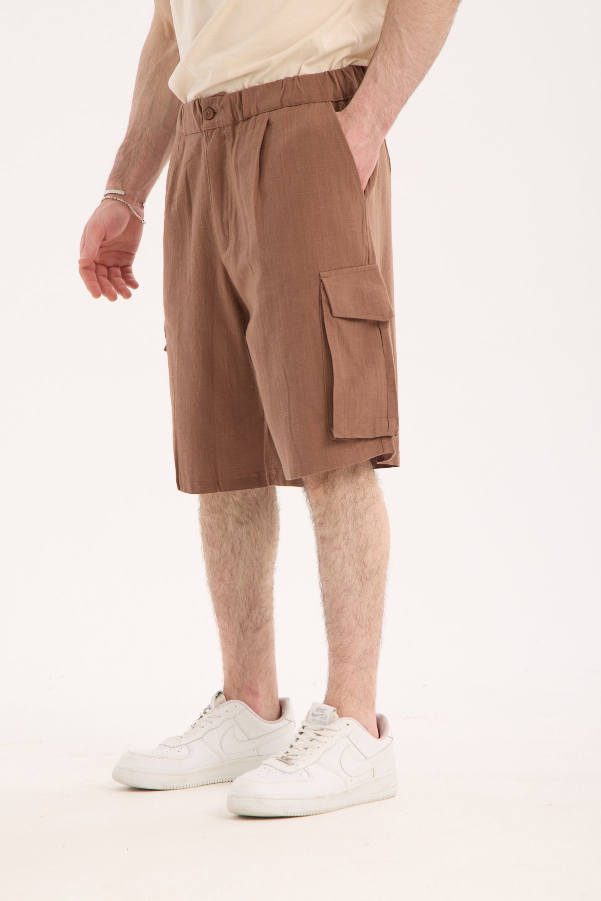 color:brown
