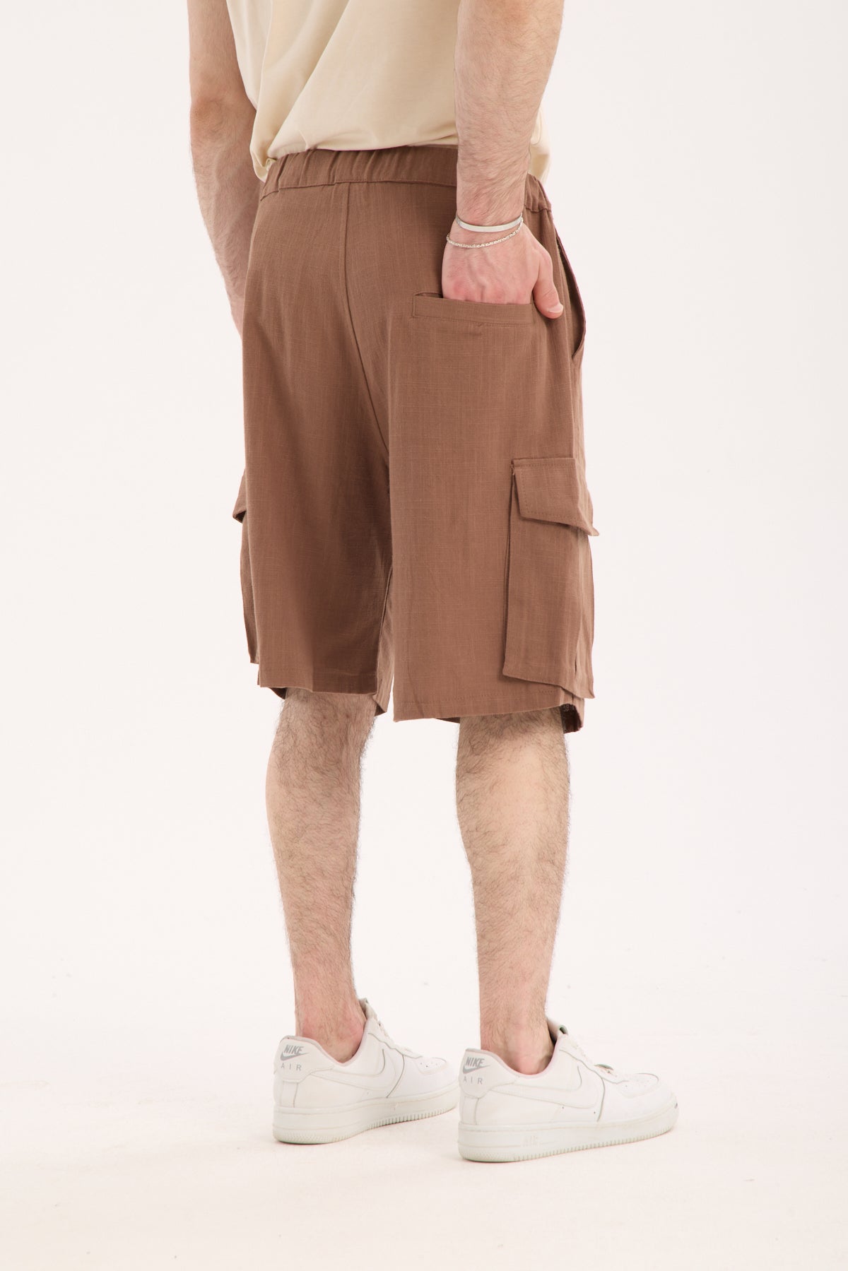 color:brown