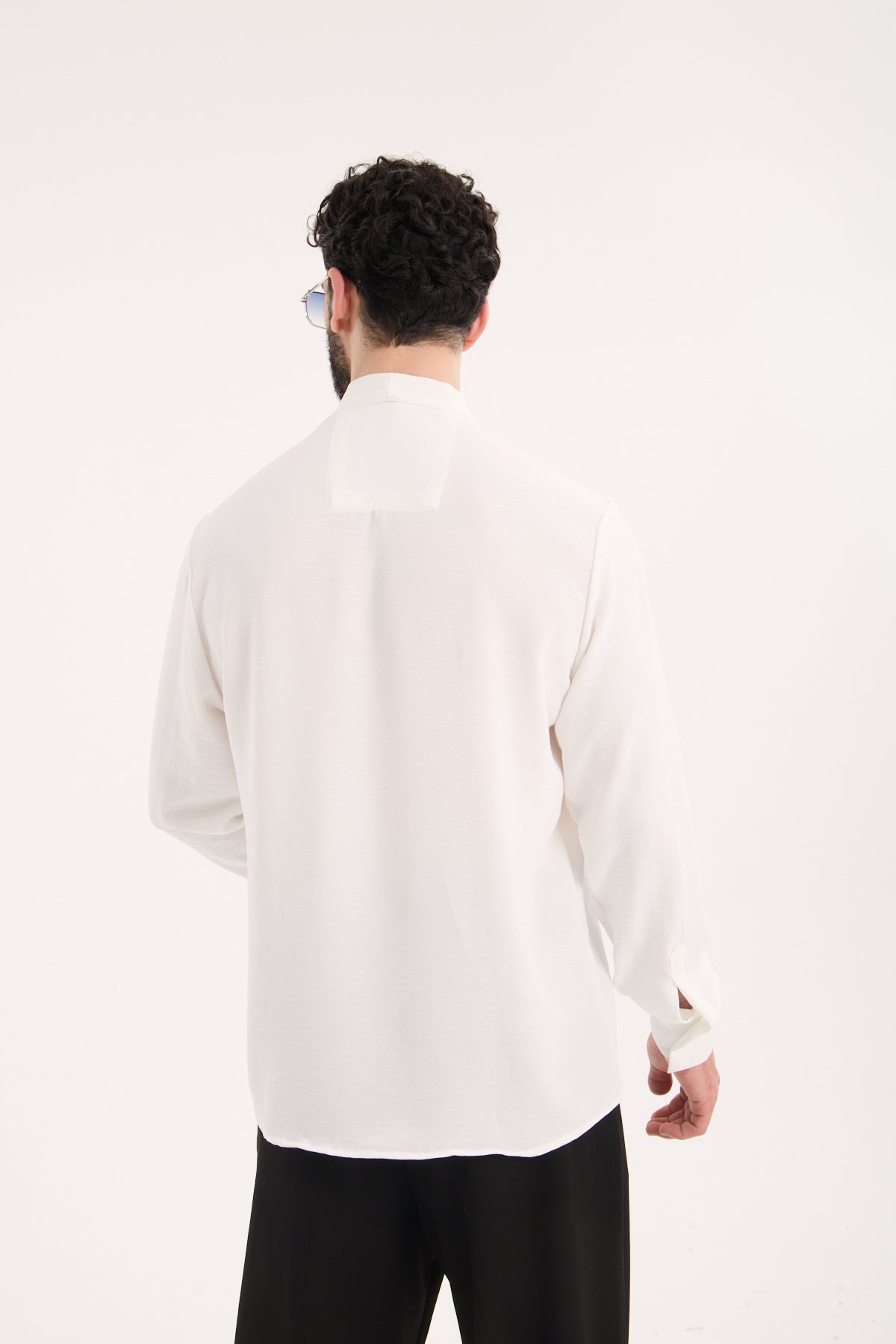 colort-card:white color:white