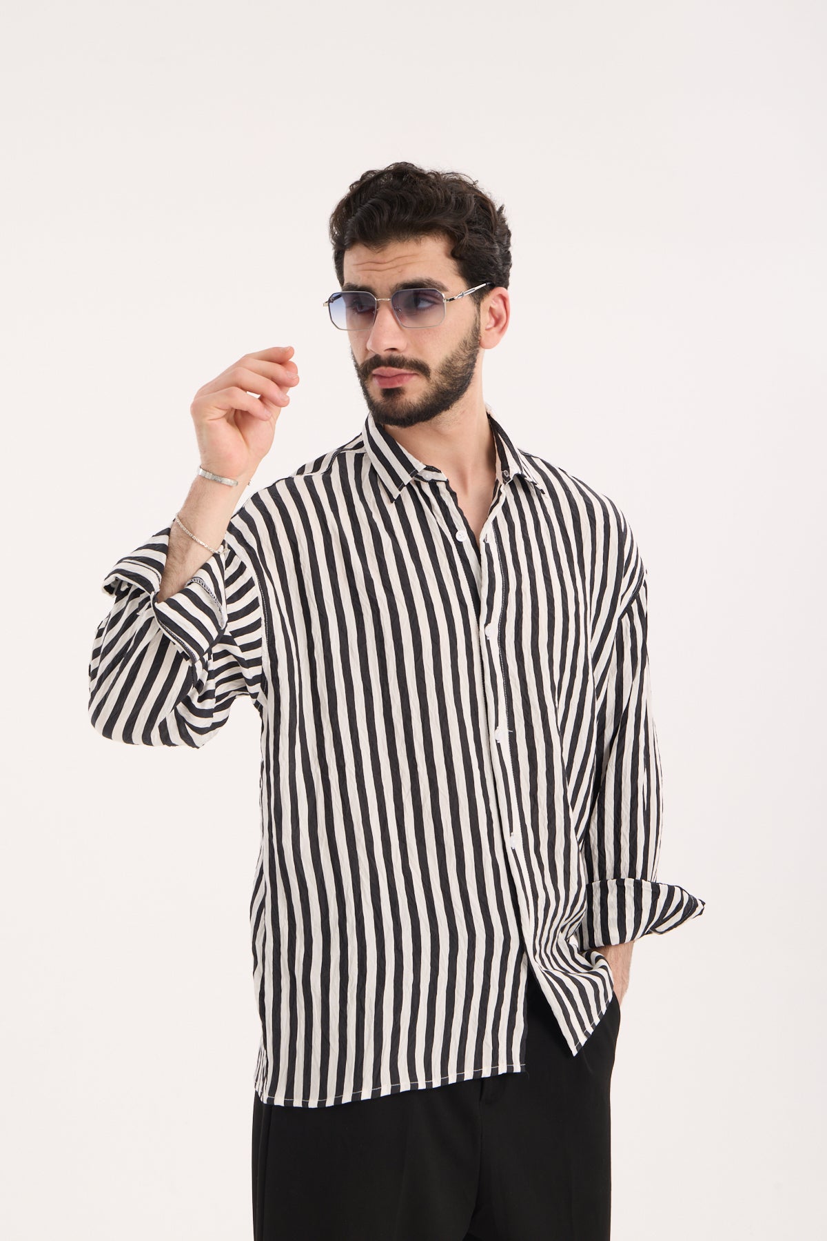 color:black